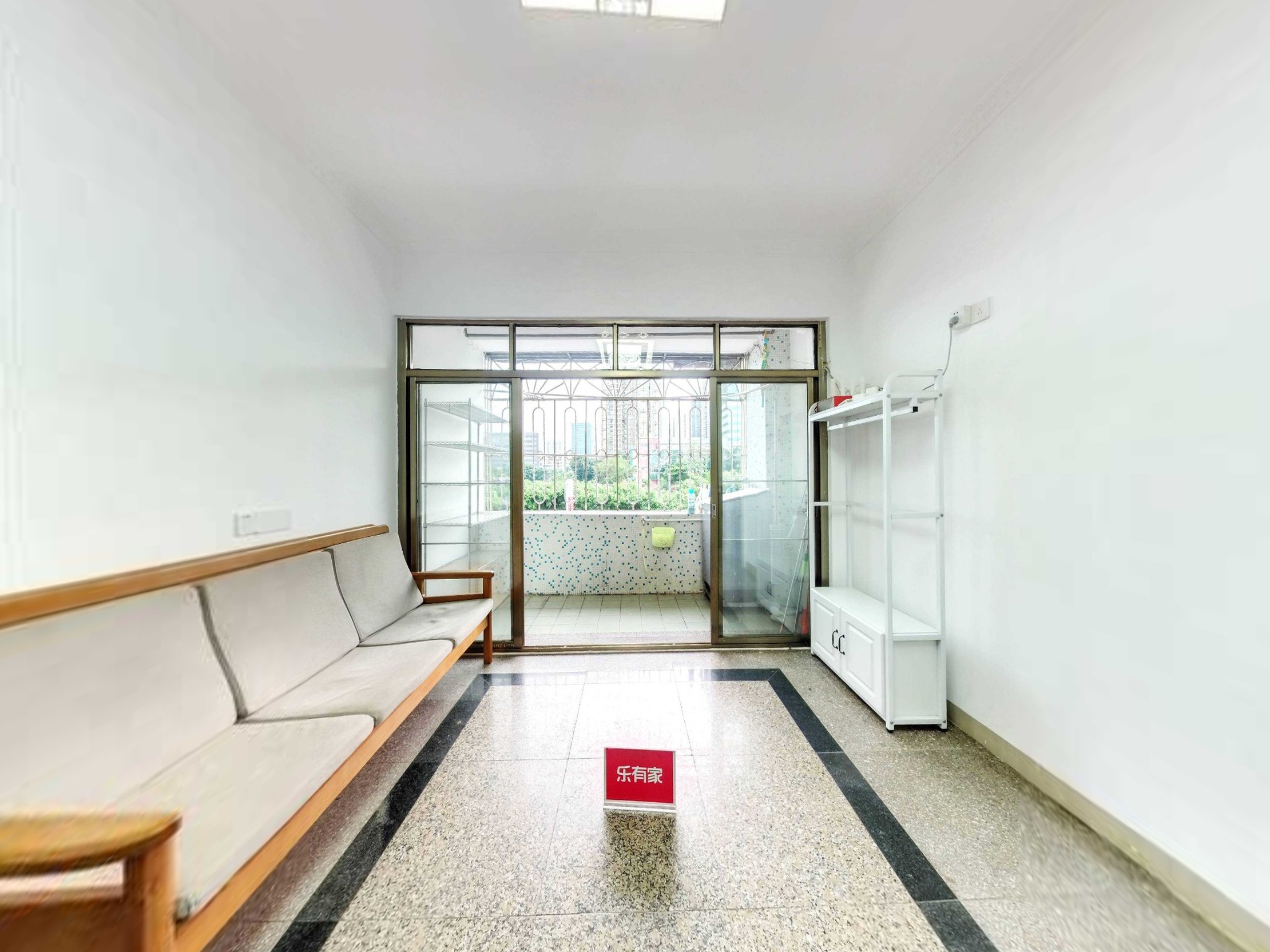 新城花园，低于均价，税费低，户型方正，通风采光优，带地面花园，业主诚心出售，随时看房！-深圳新城花园二手房