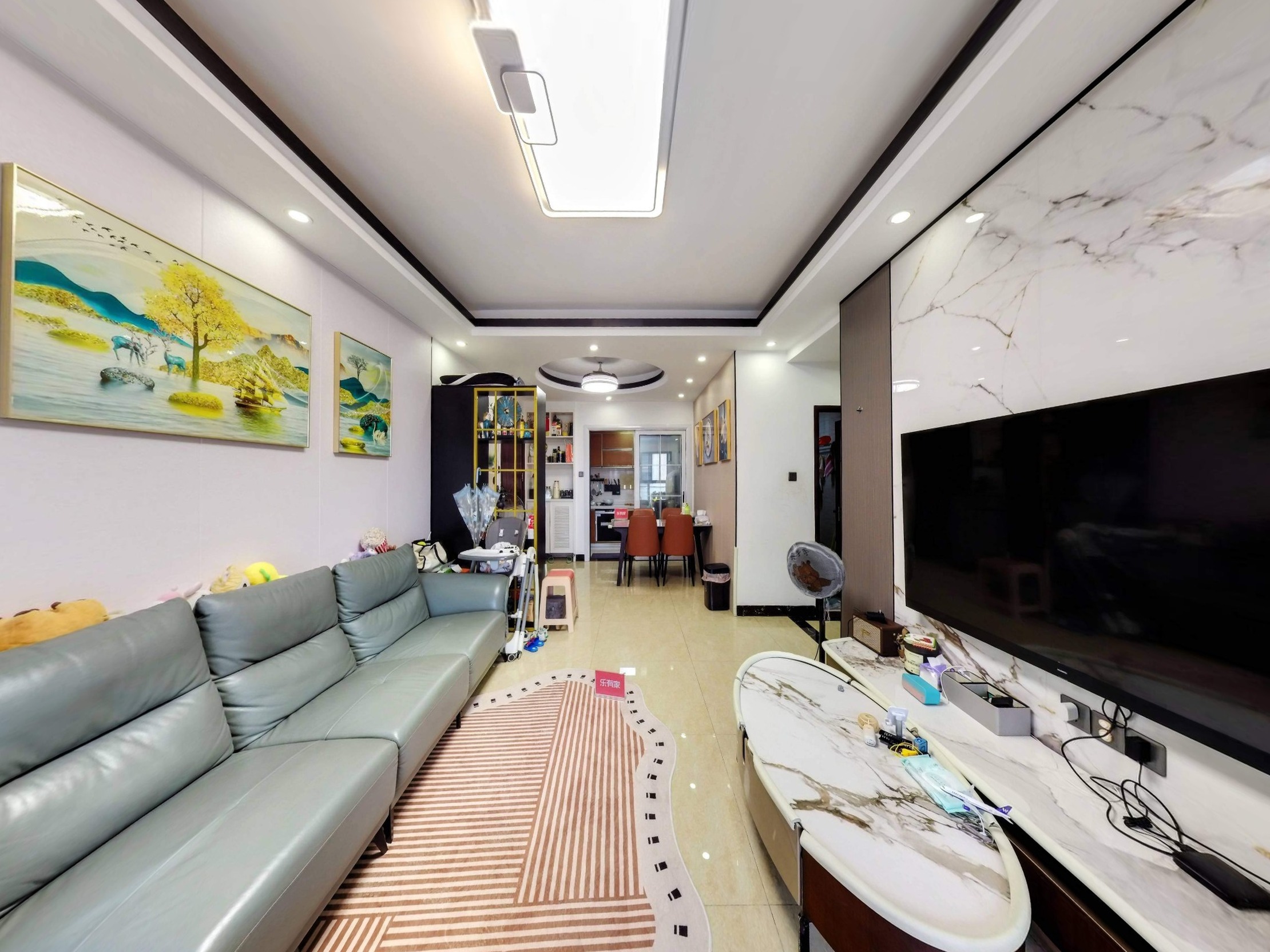 正德天水湖，高楼层厅出阳台，税费低，车位足，带地面花园，业主诚售，随时看房！