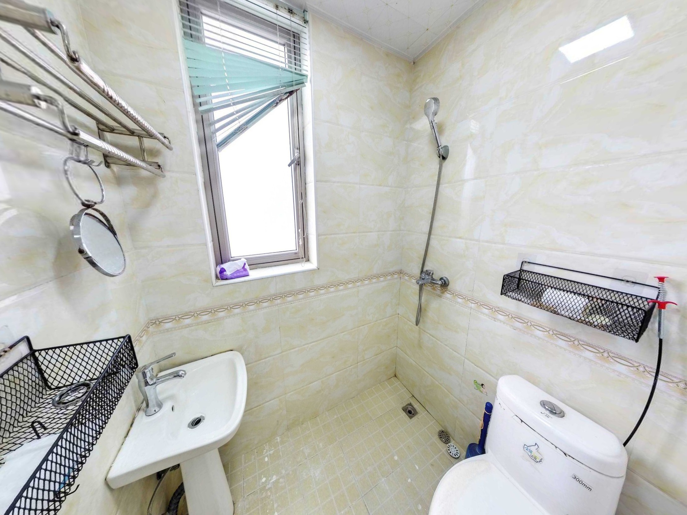 招商观园，业主诚心出租，家私齐全，看房方便