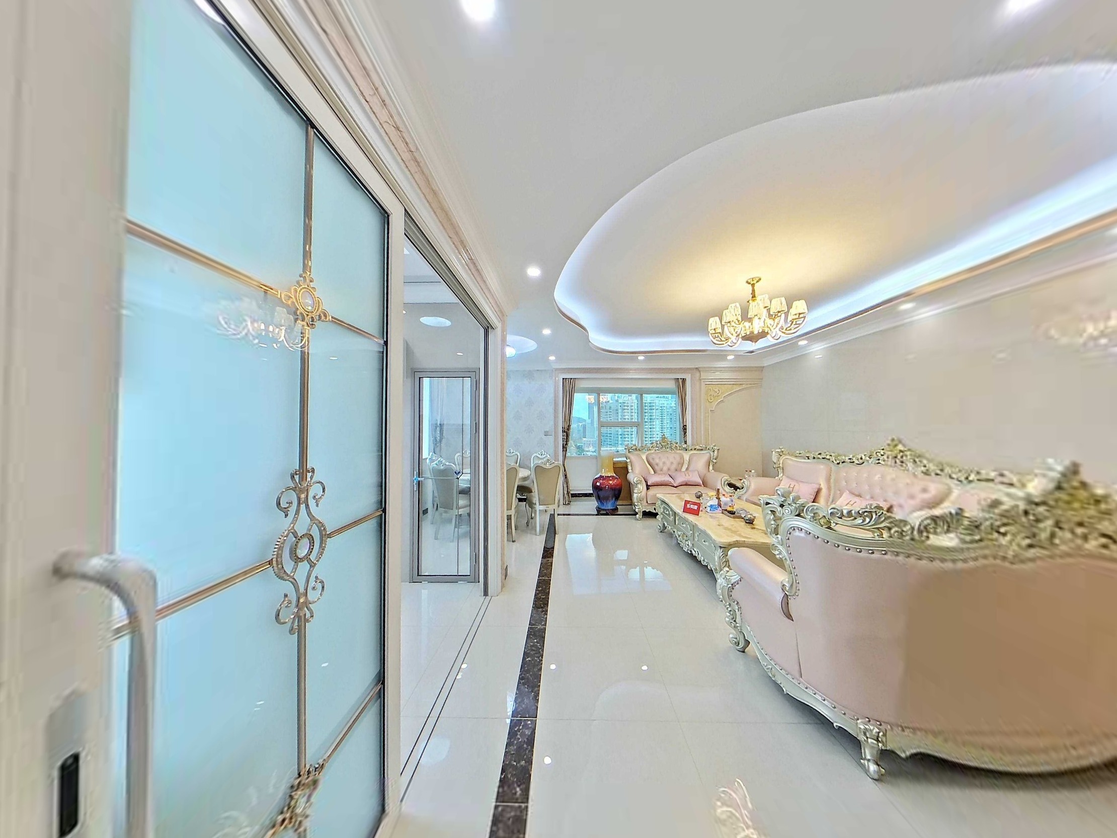 信托花园高楼层朝南好房，采光充足，带地面花园，优质学校环绕，人车分流，业主诚心出售。