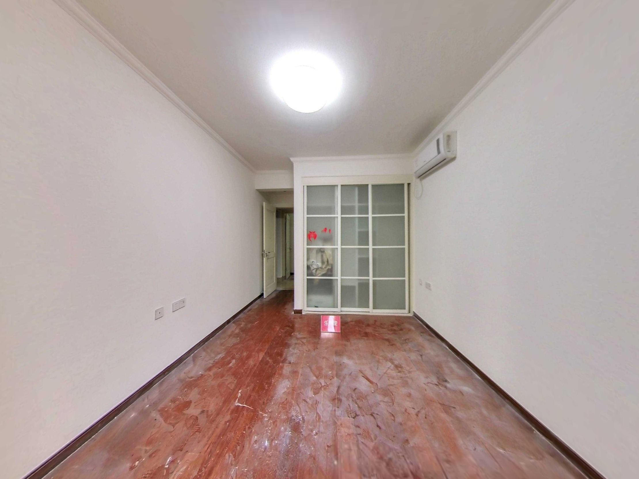 诚心出售，看房提前联系