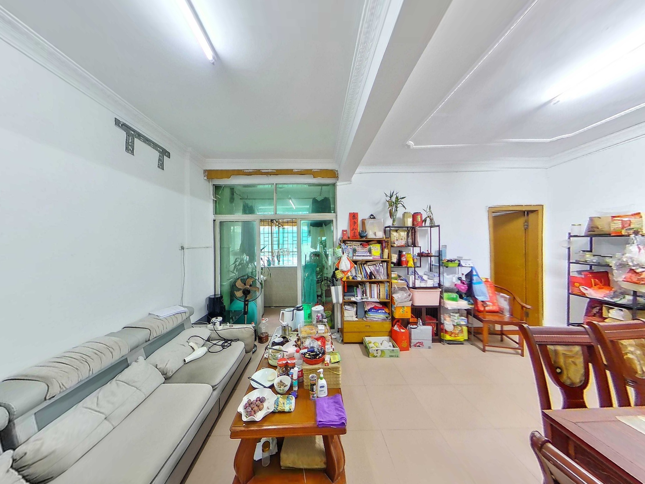 万家园商住楼，税费低，户型方正，通风采光优，业主诚心出售，随时看房！