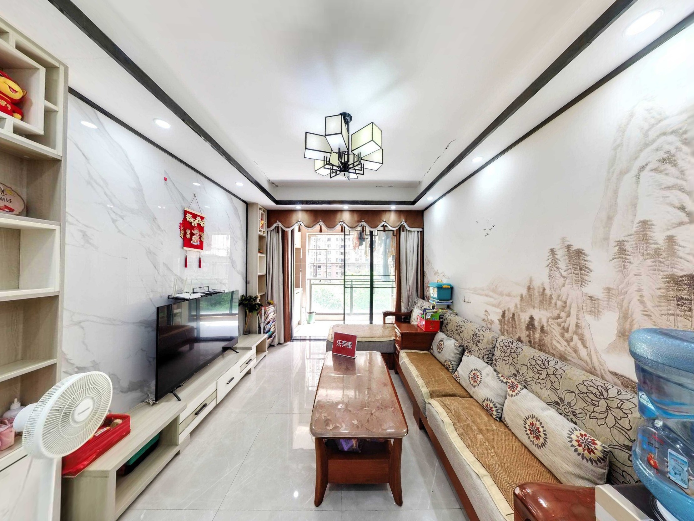 广州融创文旅城A3区，朝南采光佳，厅出阳台，楼龄新，车位足，近大型公园，业主诚售，随时看房！