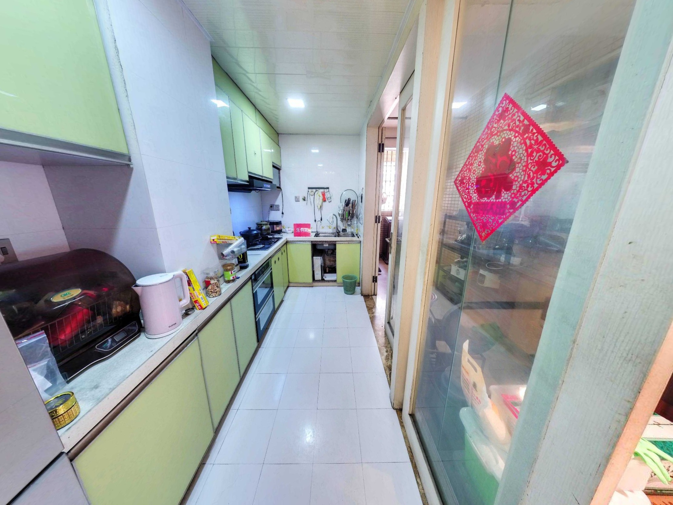 江南海岸花园，中楼层双花园，重点学校旁，业主诚心出售，随时看房！