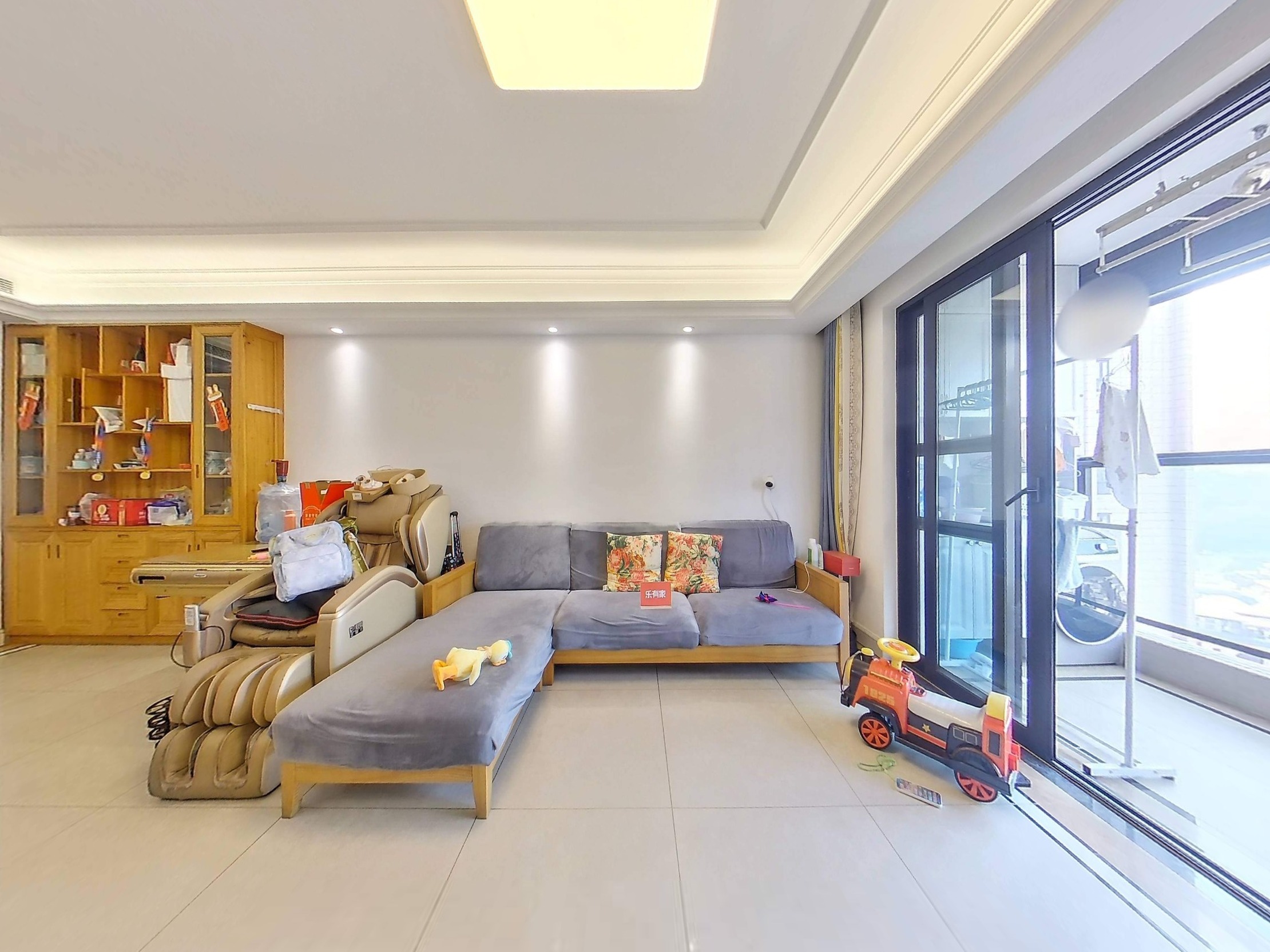 业主诚心出售，小区林园绿化好，配套完善