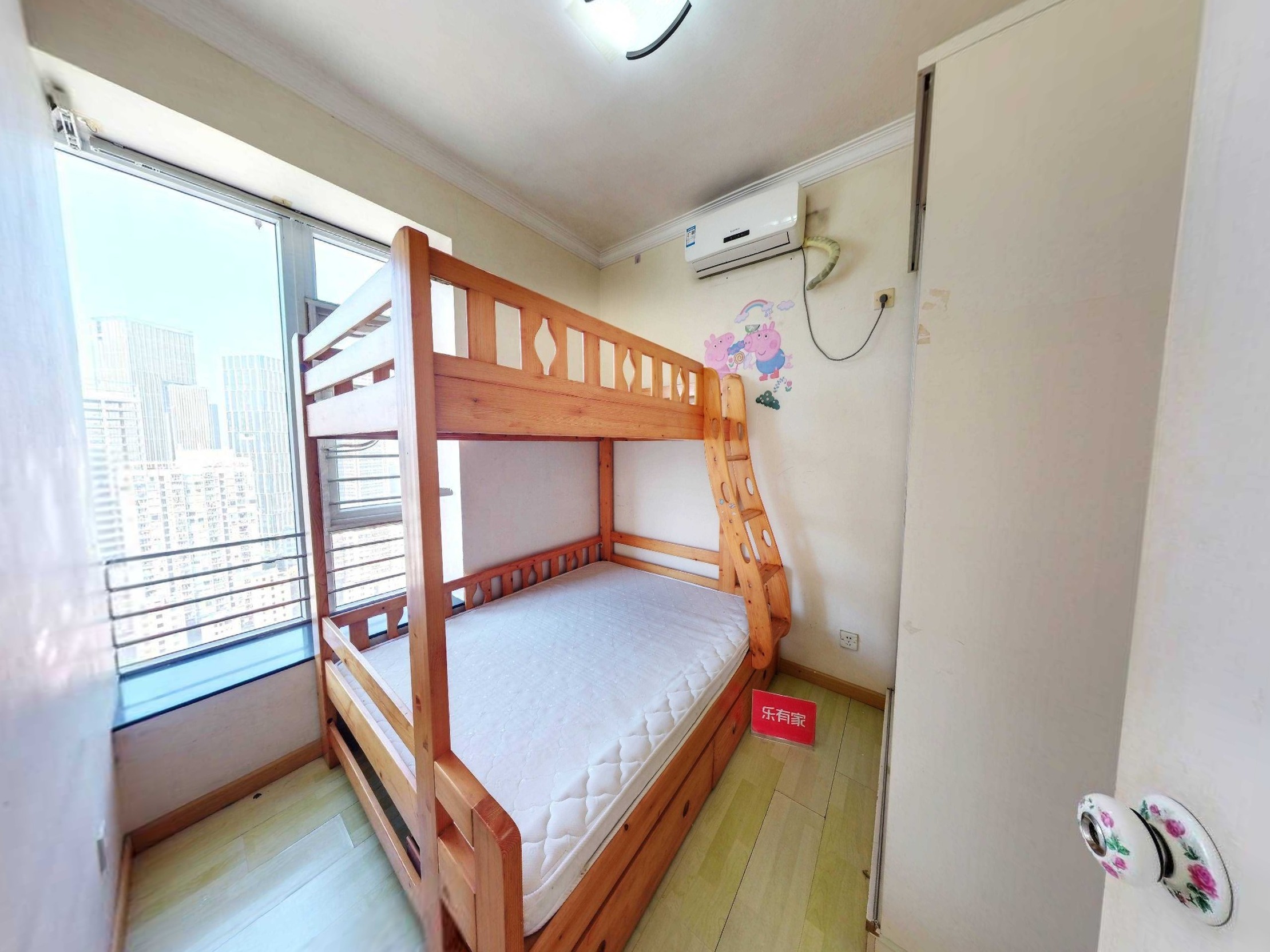 超级笋盘，高层视野很好的两房，满五红本，采光超级棒