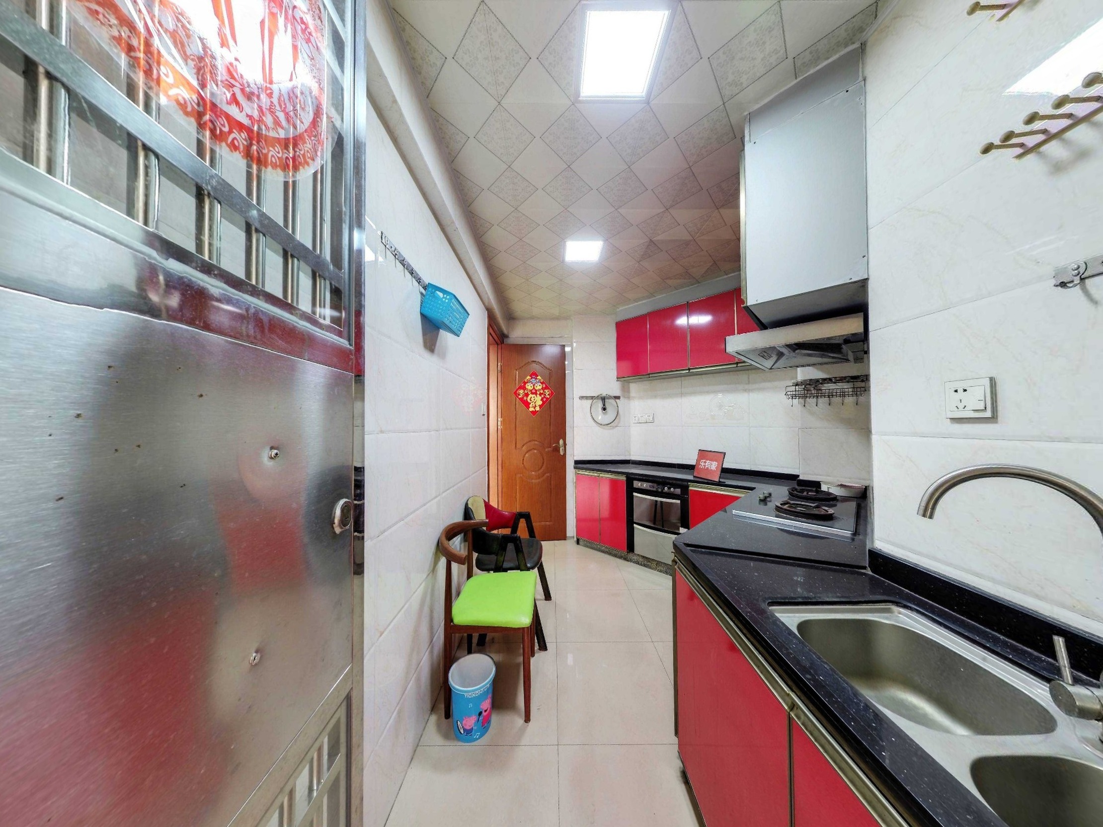 乐群市场旁180大平台4房 还有阳光房