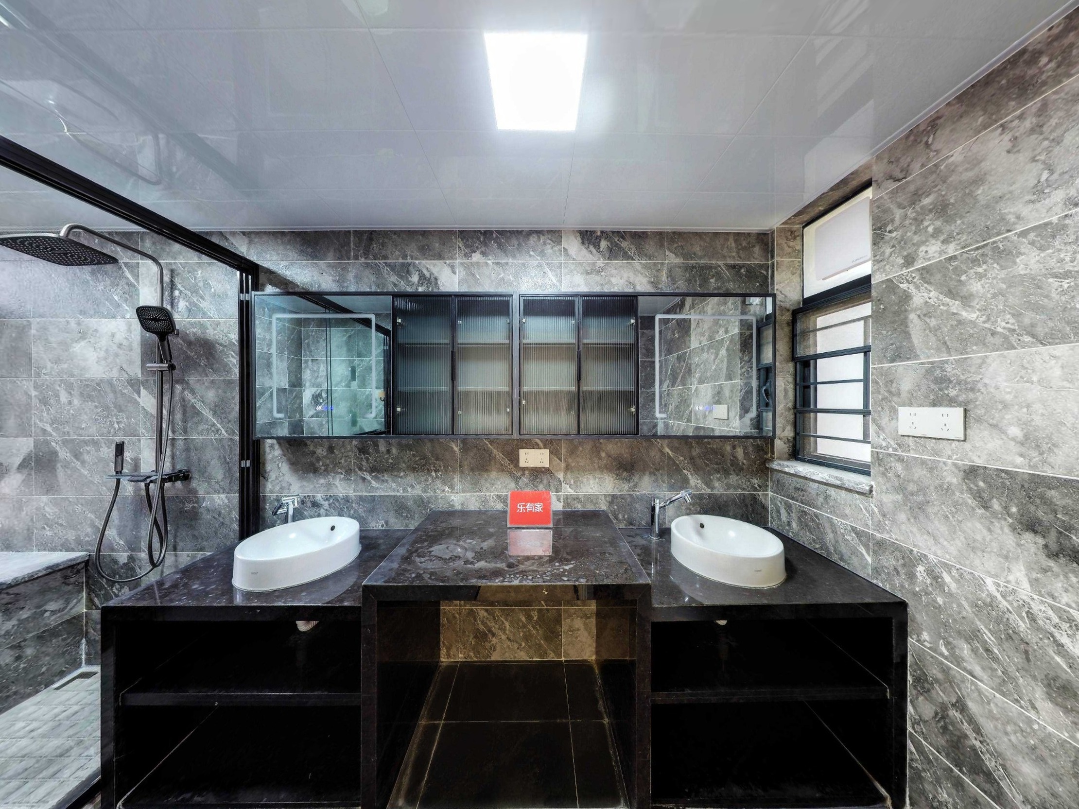 东区豪宅非顶楼复式户型急售