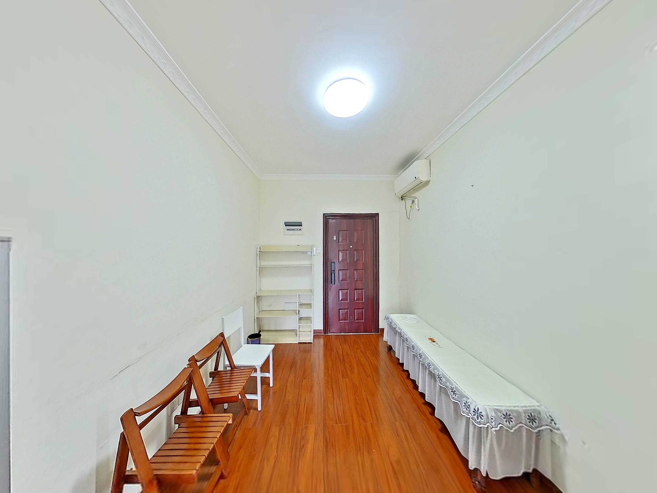 御锦公馆，税费低，朝南采光佳，高楼层，人车分流，物业优质，业主诚售！