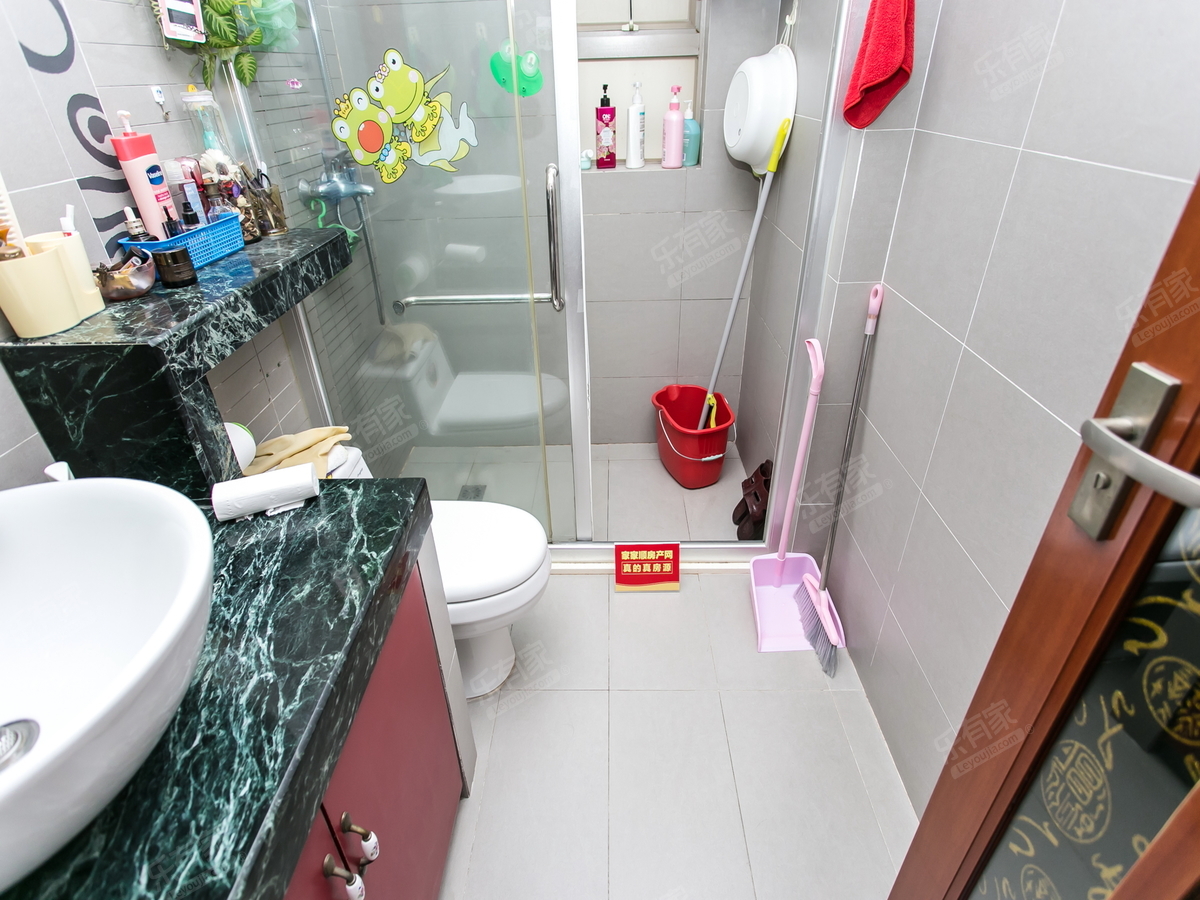 顶楼复式，有私家露台，超大使用面积，红本在手