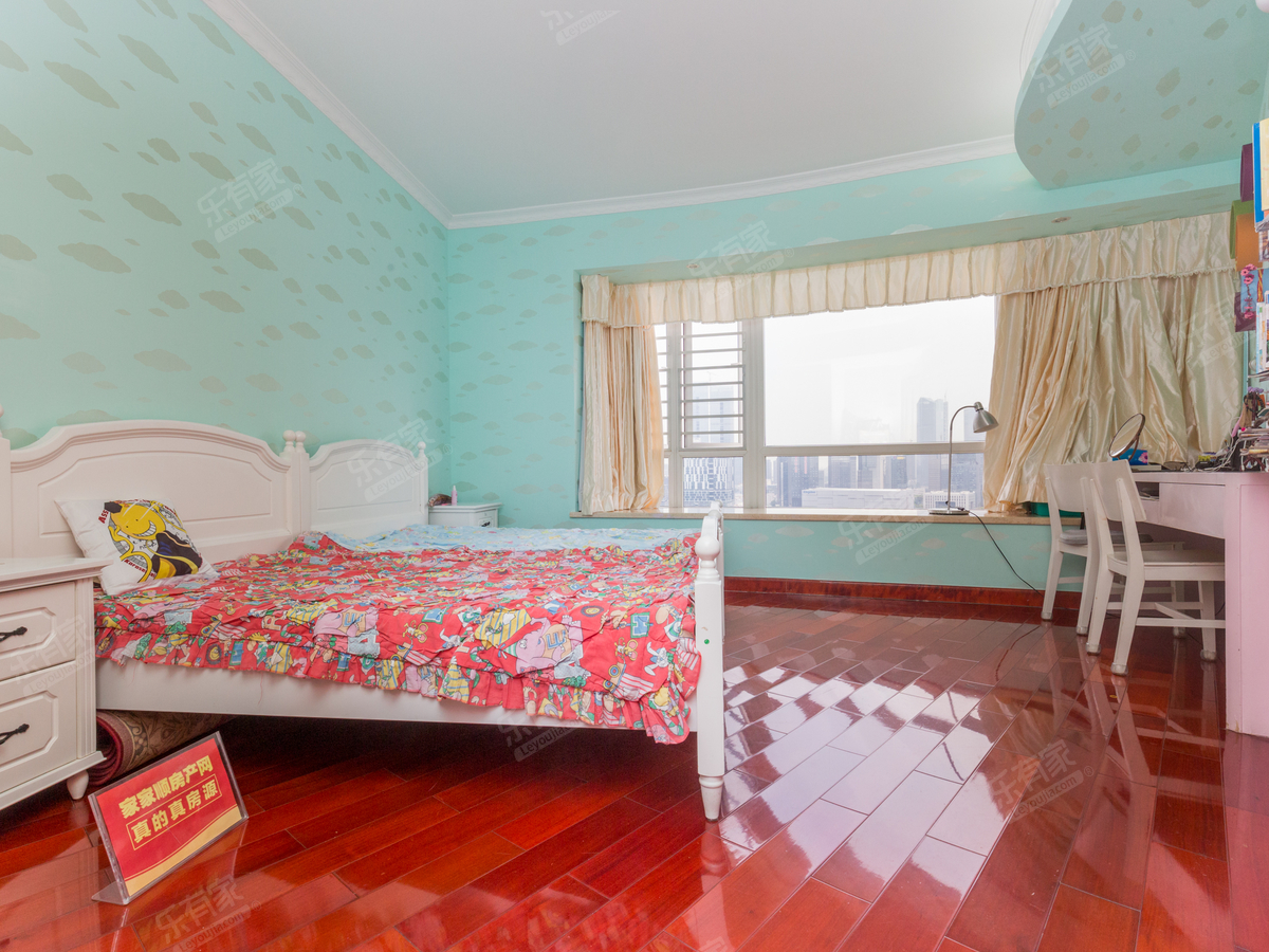 世纪村中空6米挑高大复式，高层看高尔夫