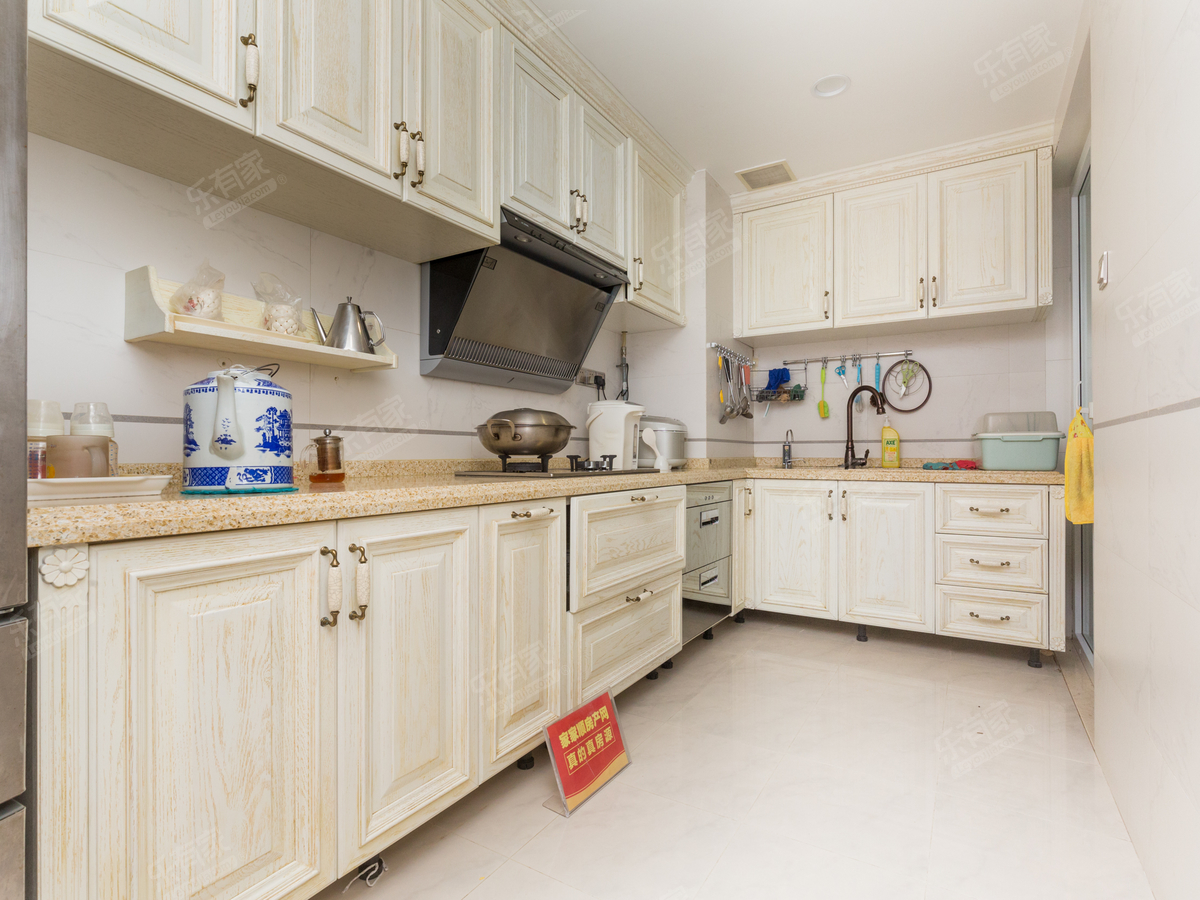 世纪村中空6米挑高大复式，高层看高尔夫