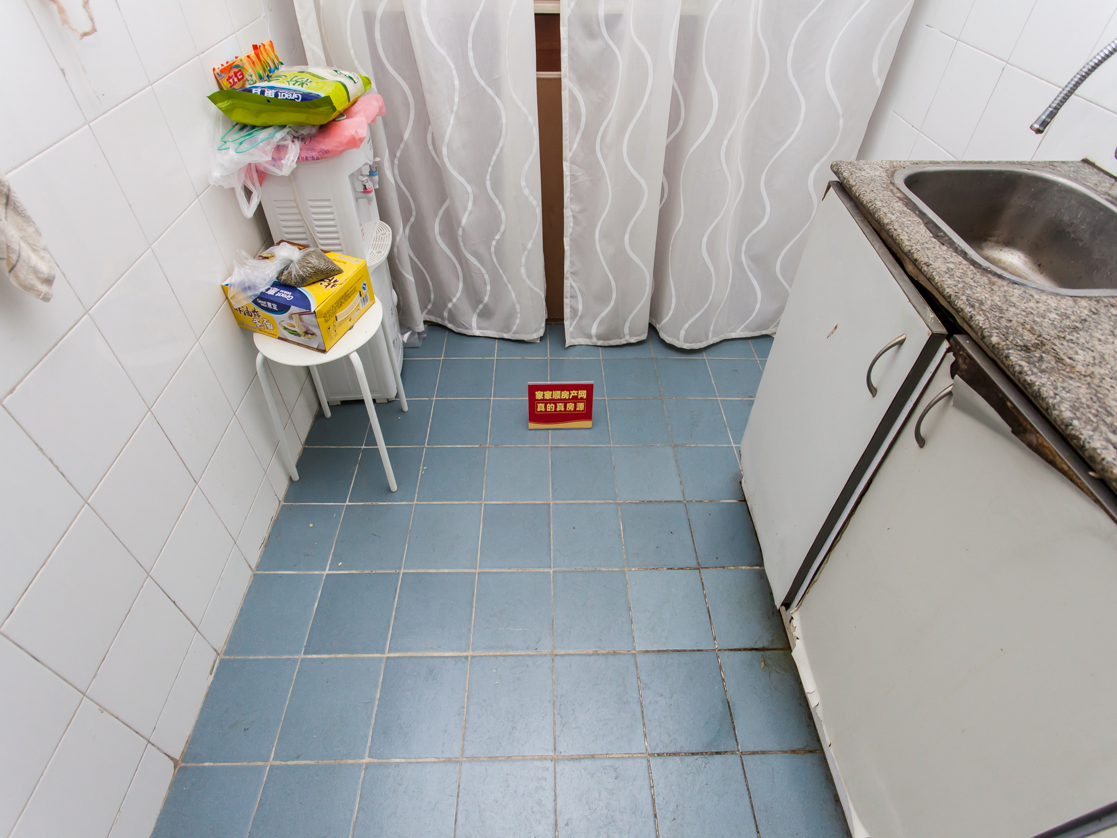 位于核心地段，毗邻地铁站，交通便利，周边配套设施齐全