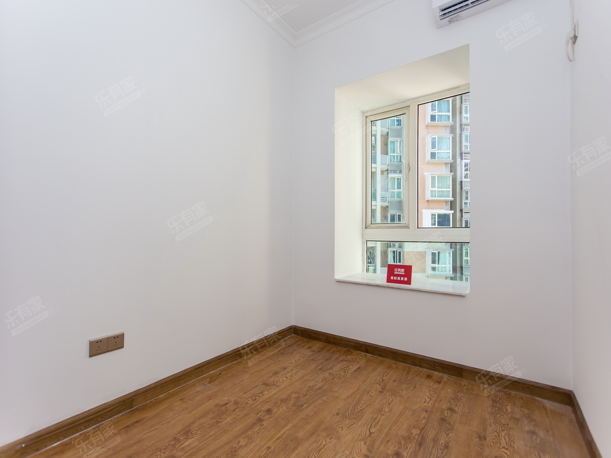 嘉宝田花园精装2房，户型方正，东南向，采光通风良好