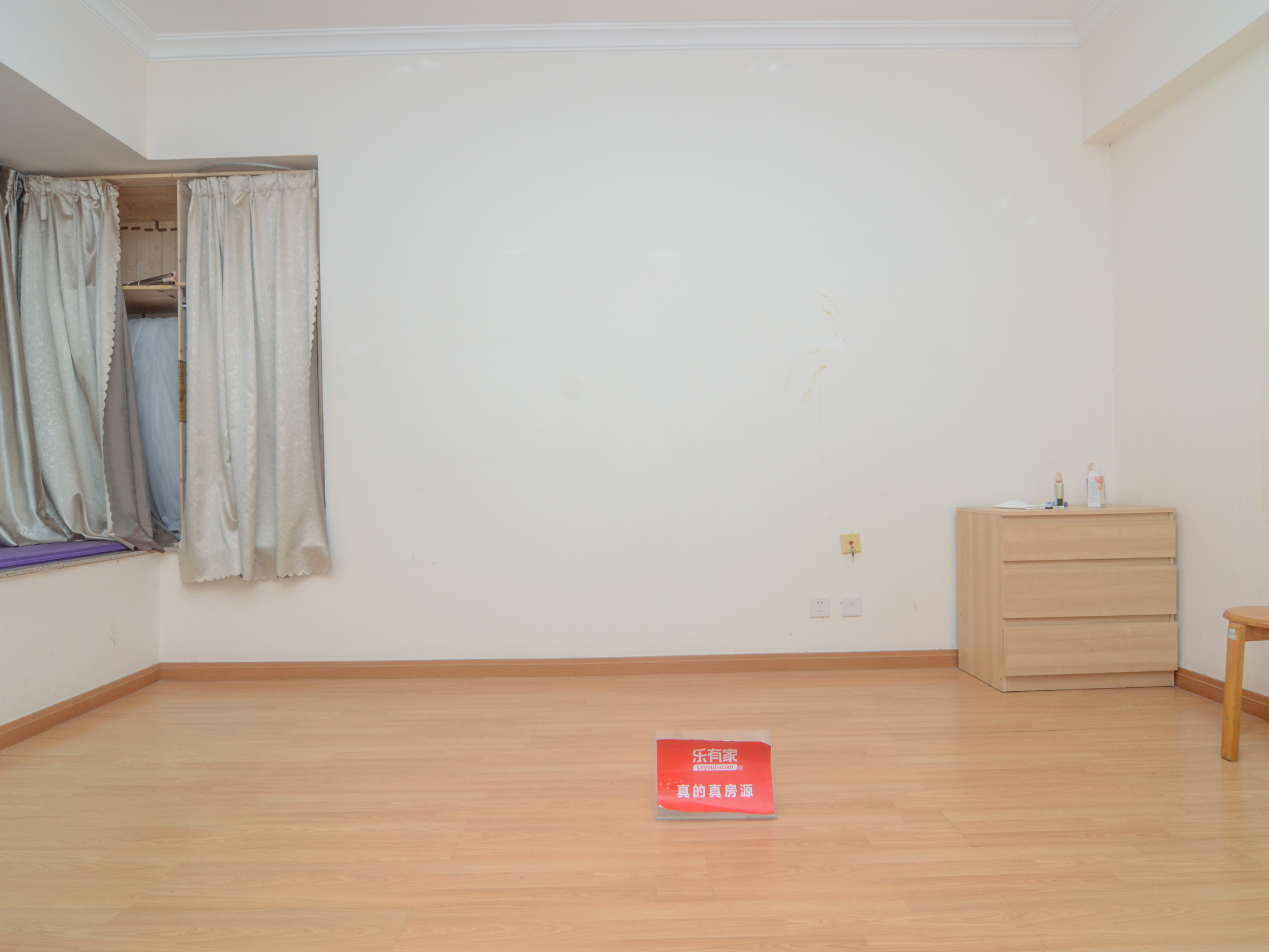 新出，凯茵精装4房，南北通透，看房方便-中山南畔山租房