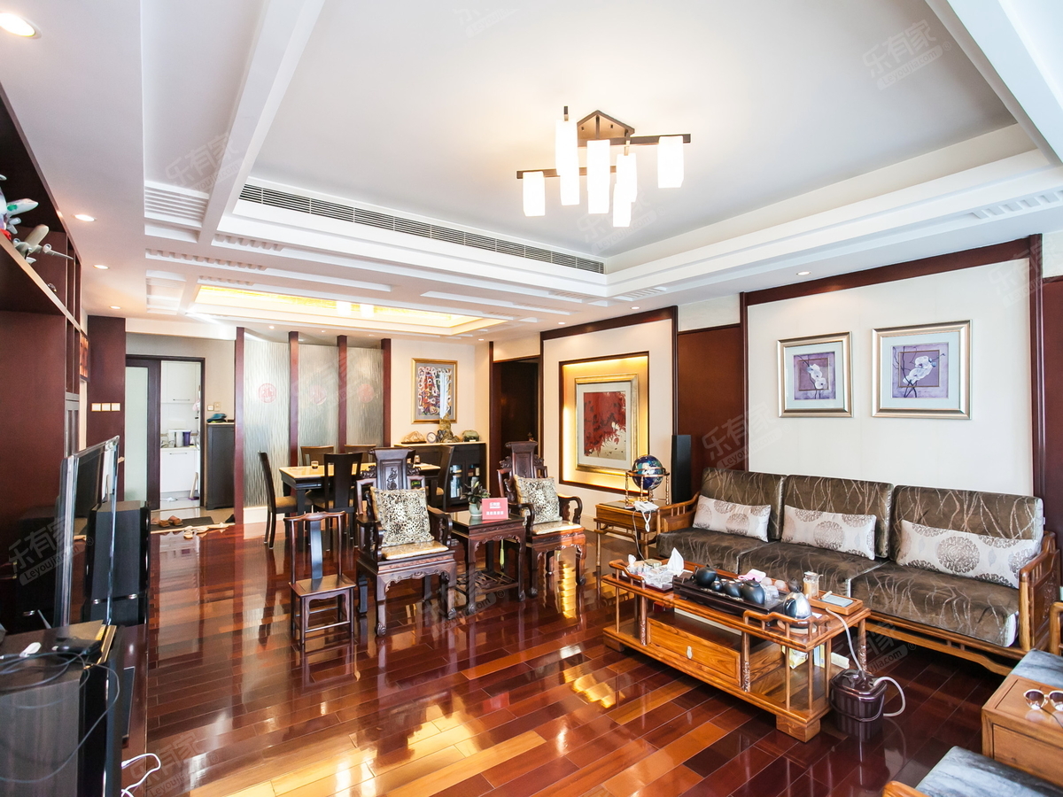 让人一眼爱上的户型，看房方便211的双龙抱珠大平层