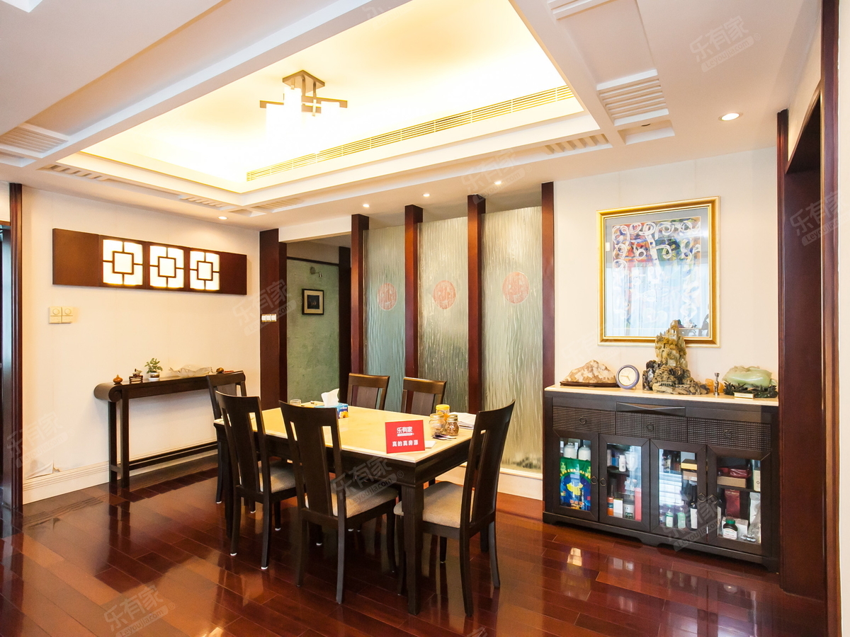 让人一眼爱上的户型，看房方便211的双龙抱珠大平层