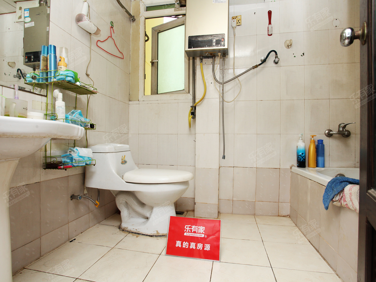 万福人家书包一房一厅，精装修租金稳定