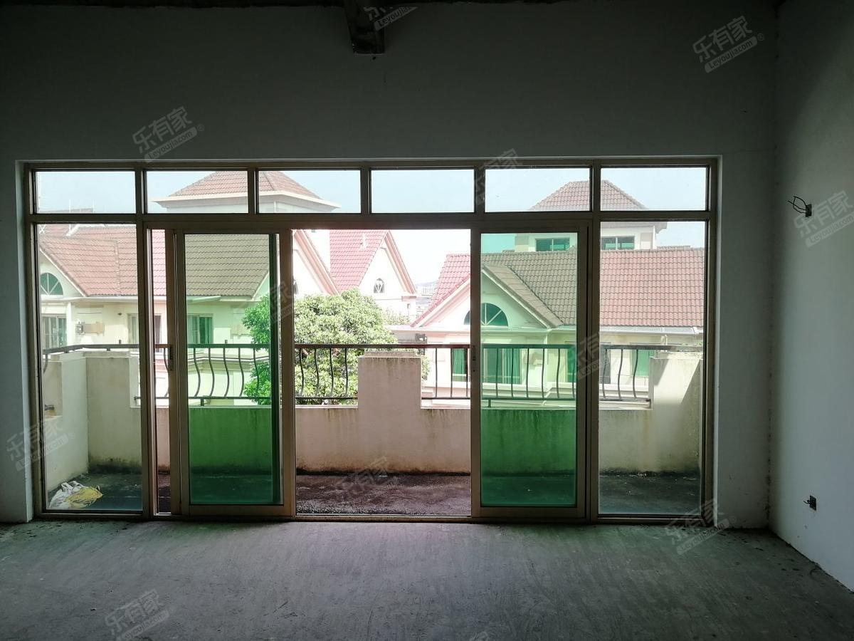 凯茵新城傲云峰豪宅地势高-中山凯茵豪园傲云峰二手房