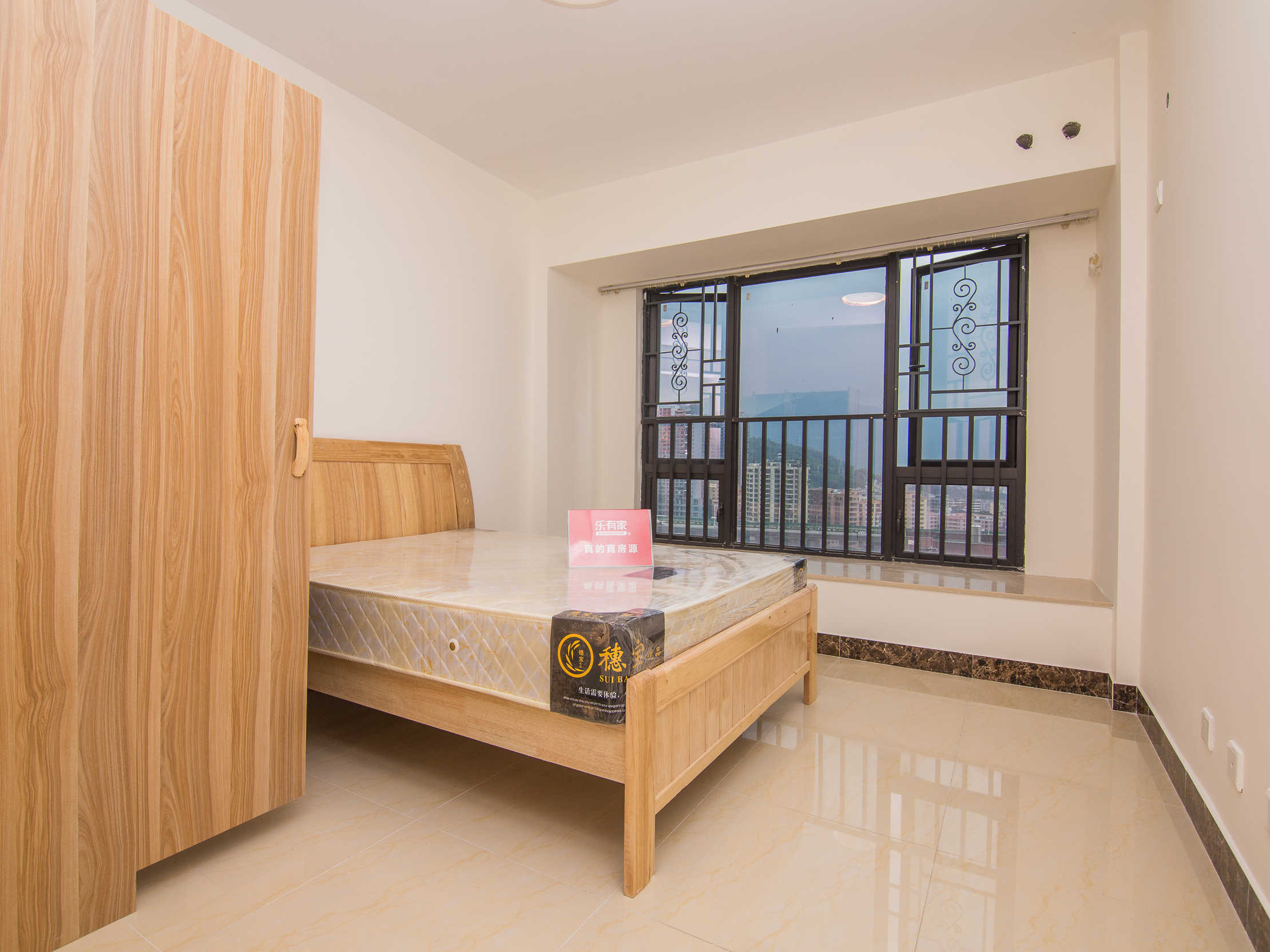 大族河山精装三房，户型方正，通风采光好！