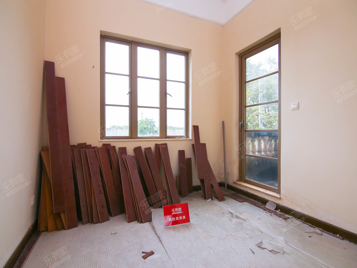 珠江东岸 5房2厅5卫 356㎡