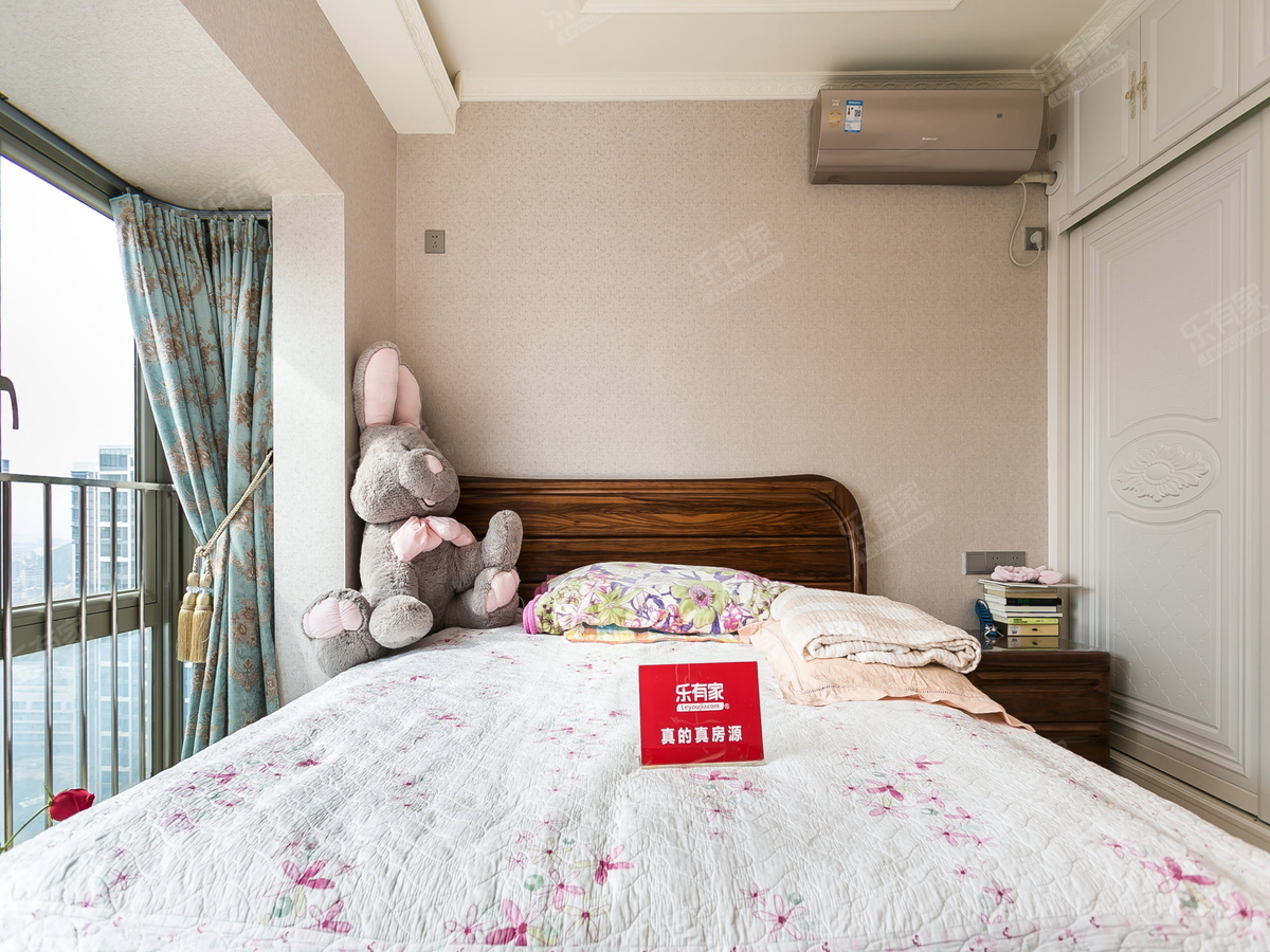 兴达华府 南 豪装 3室 