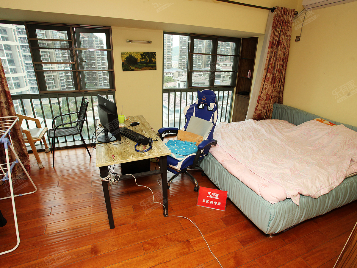 阅山华府 4房2厅2卫 156.19㎡