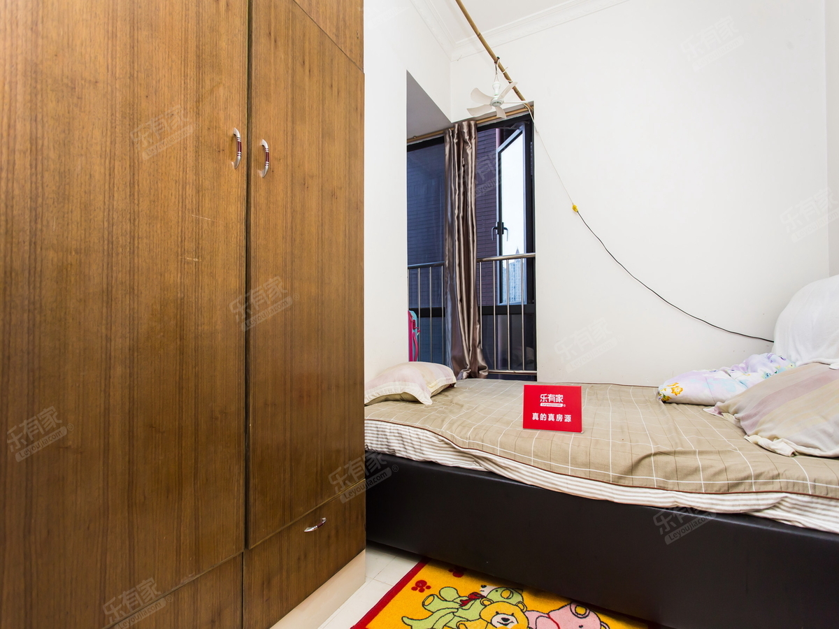 荷兰水乡巧克力精装修房源业主诚心出售，直接拎包入住，看房方便