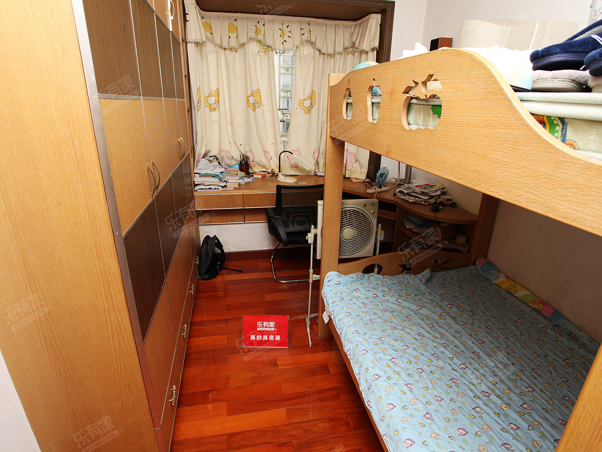 中翠峰之畔 4房2厅1卫 93㎡