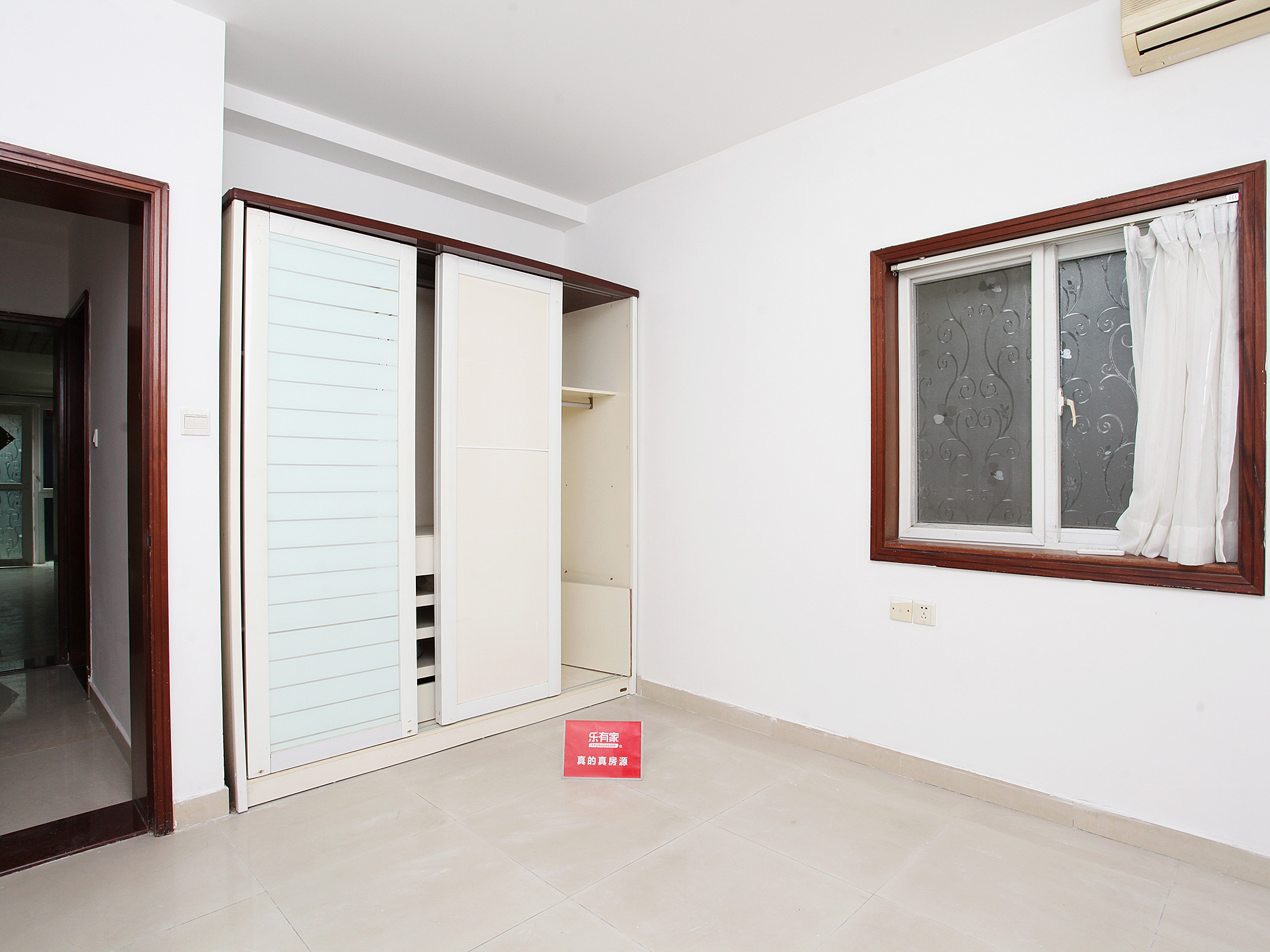 华景园 7房3厅5卫 350㎡