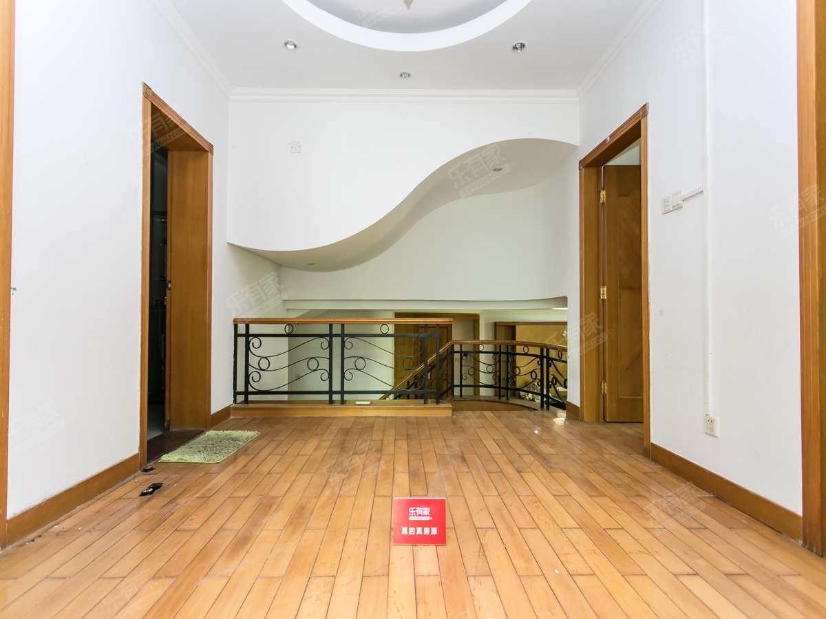 阳明山庄精装5房出售