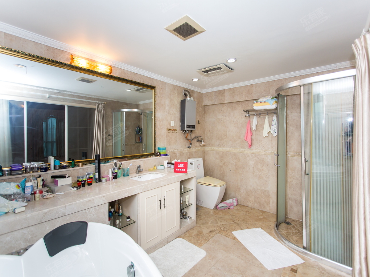 沁芳名苑 4房2厅2卫 231.55㎡