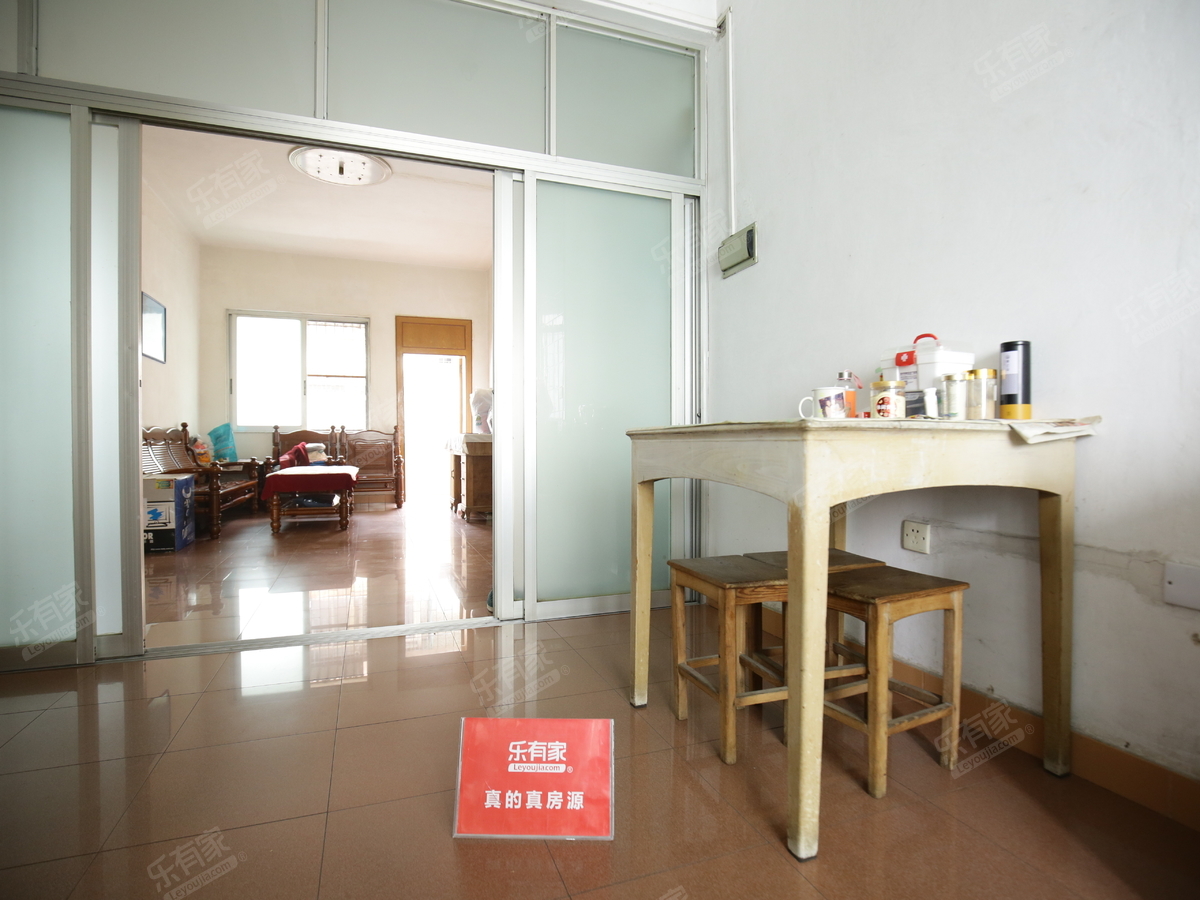 丰盛里三房，业主诚心出售。