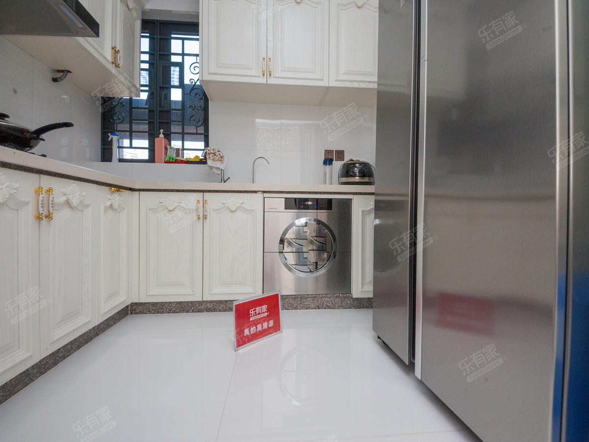 满五年深圳只一套的产权，税费比较低