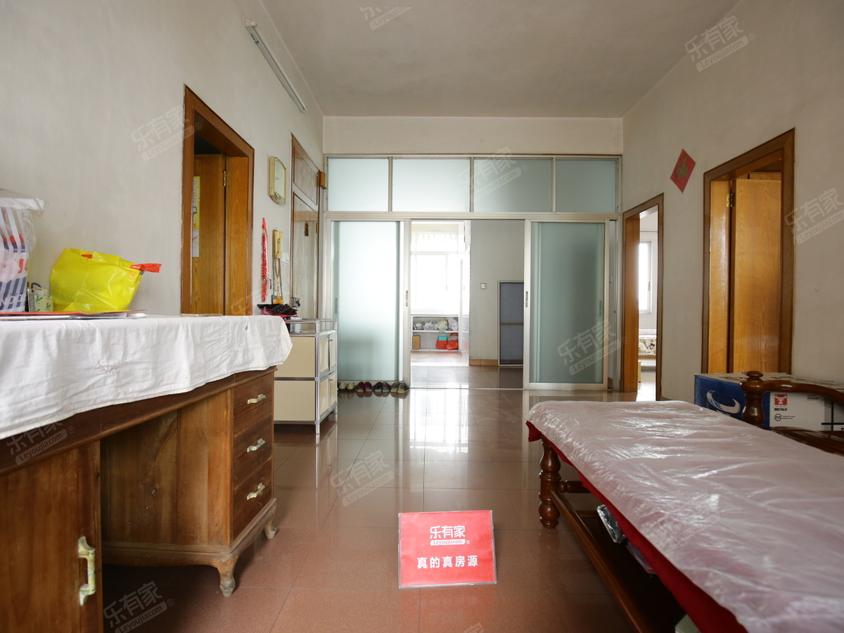 丰盛里三房，业主诚心出售。