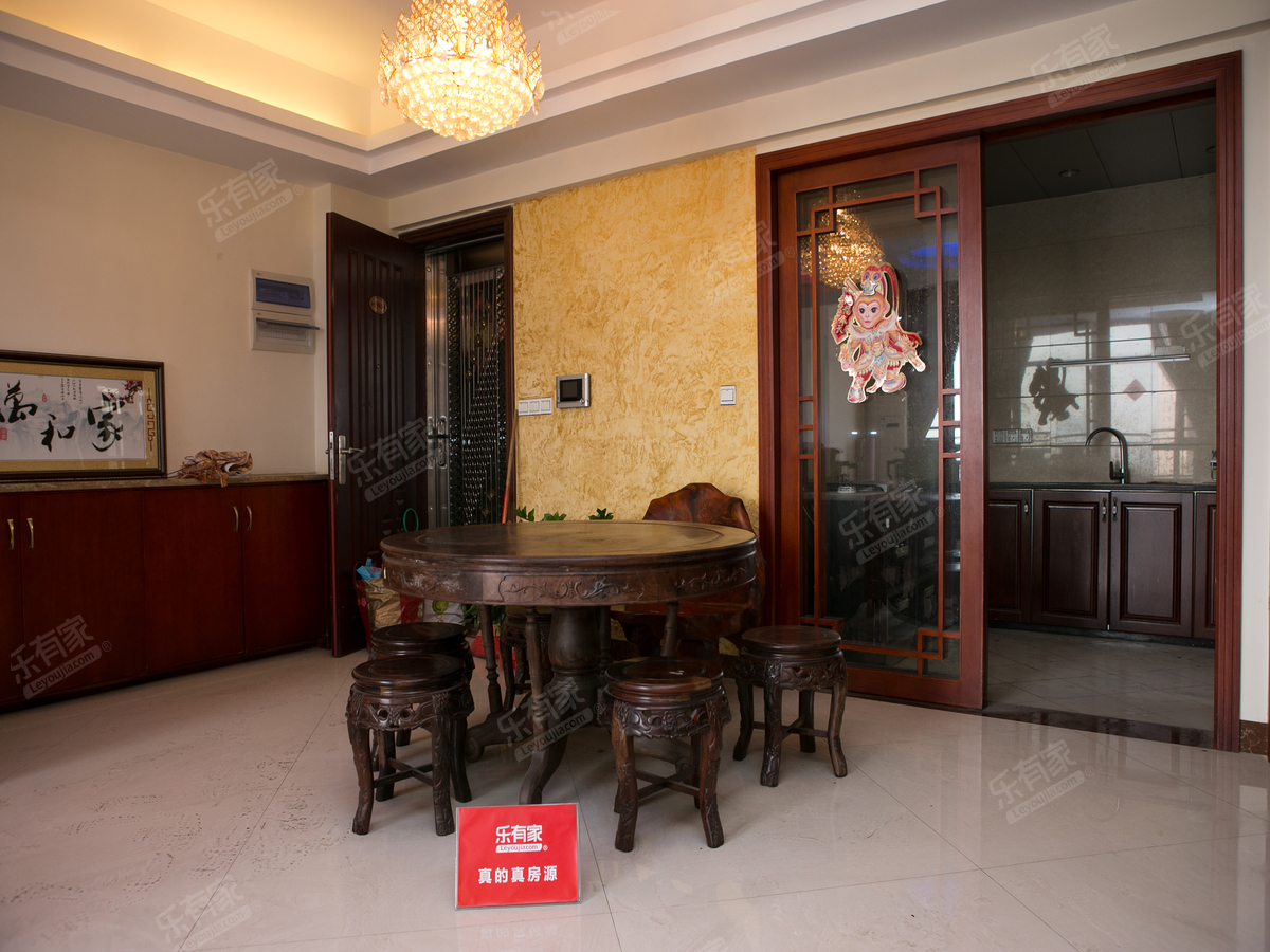 益华附近金汇城市广场诚意出租，家私家电齐全！