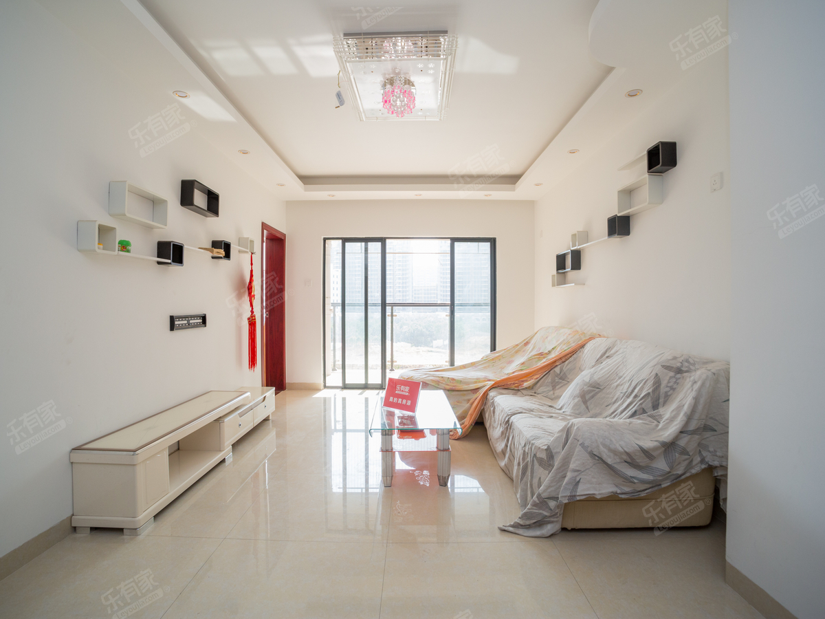 奥园隆基绿洲花园，朝东，普装3室2厅101m²