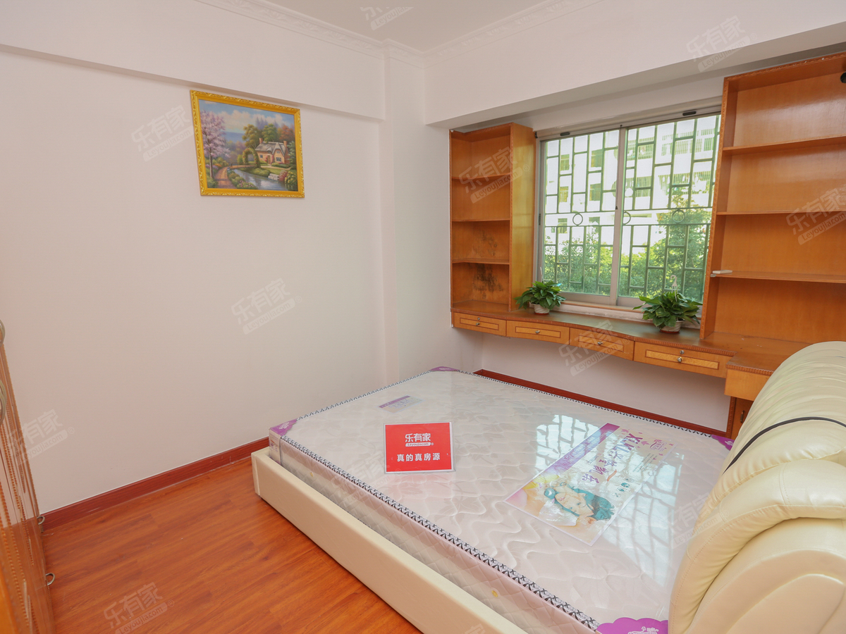 富嘉苑小区黄金楼层，户型实用，安静