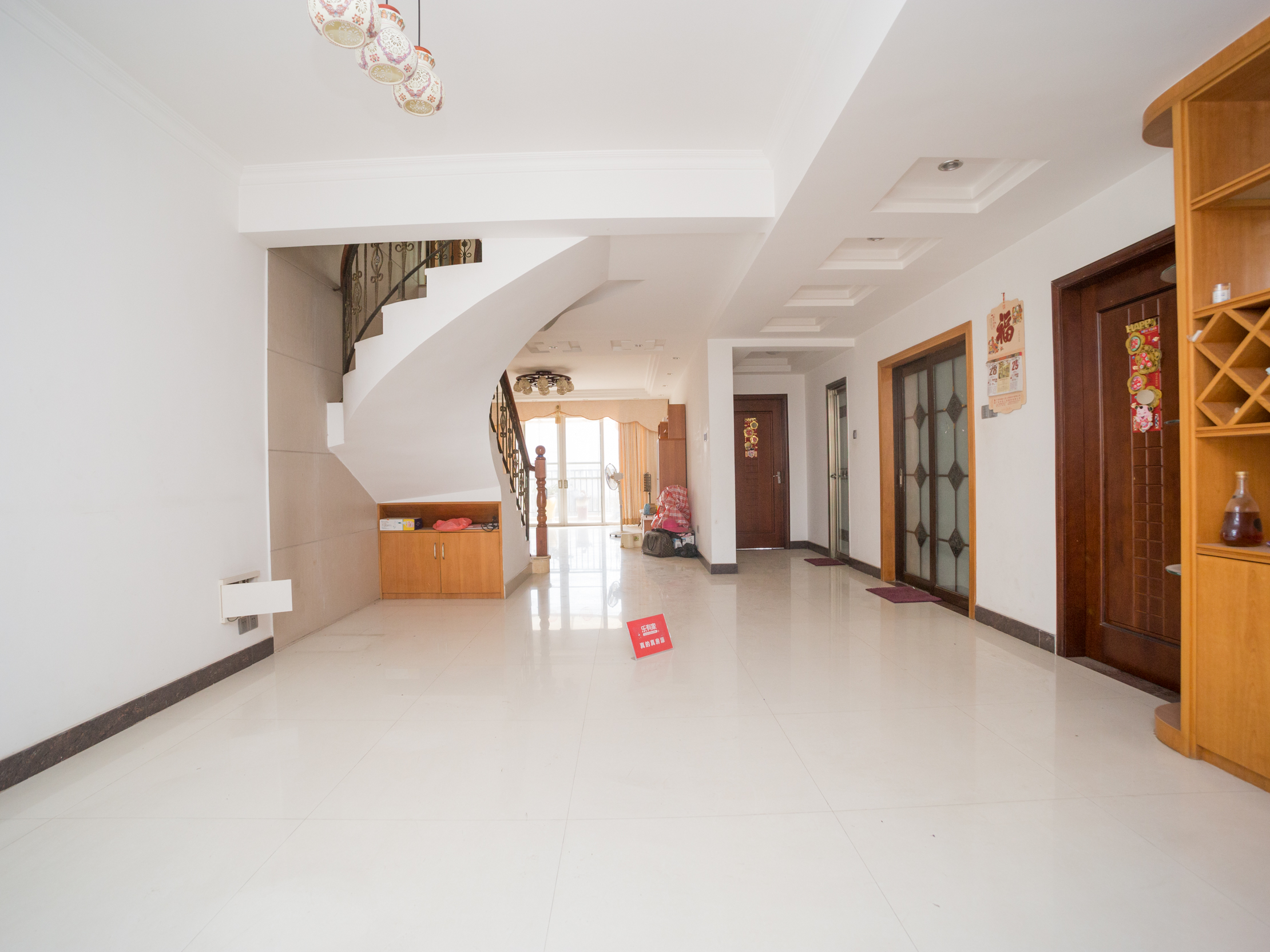 蓝天花园 5房2厅3卫 190.42㎡