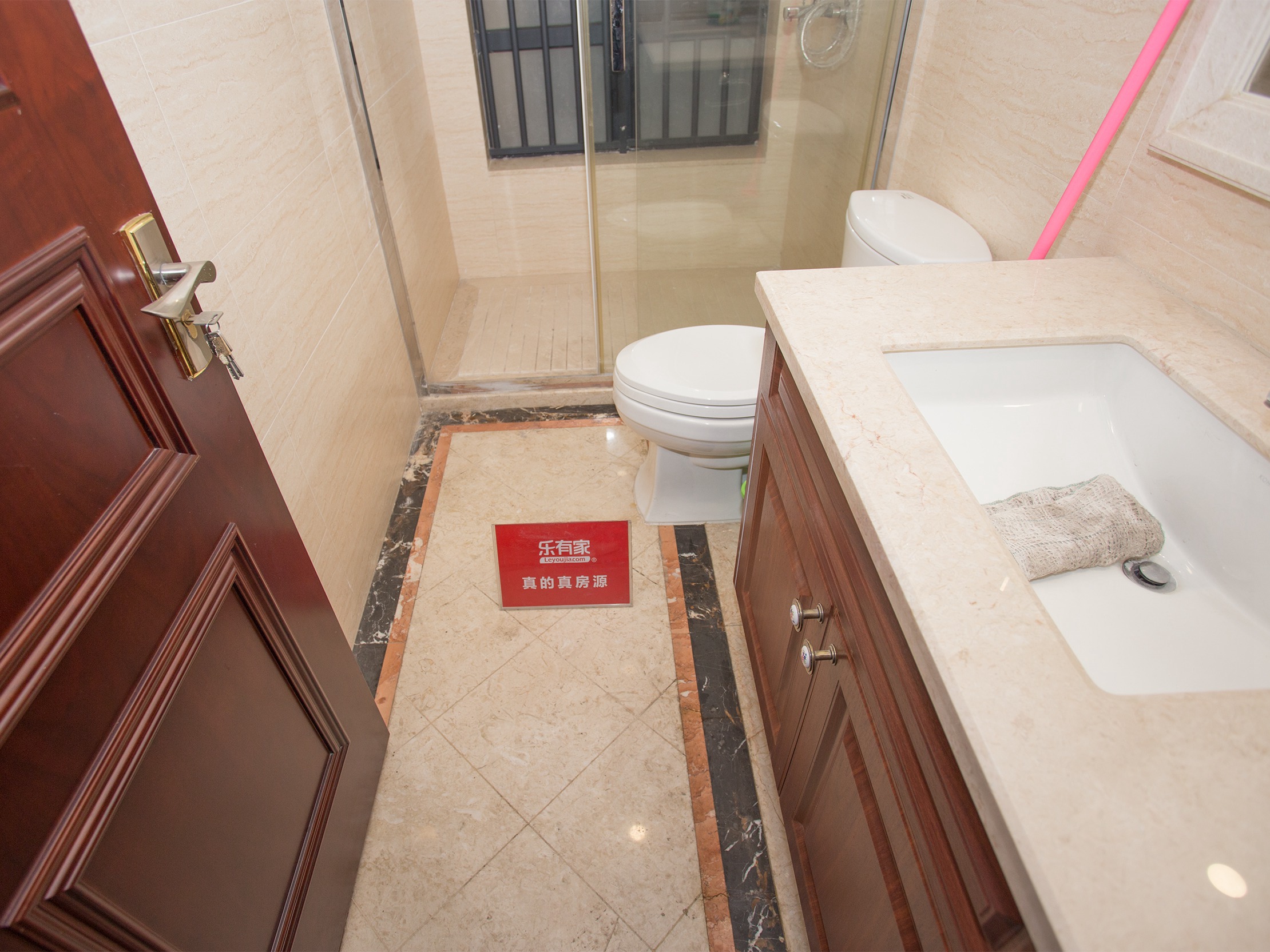 佳兆业悦峰中间栋，得房率超百分百，安静不吵，南北通透看花园