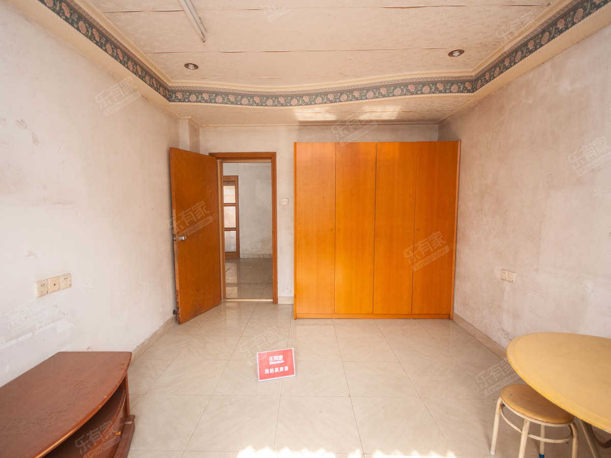 建设花园三房出租！