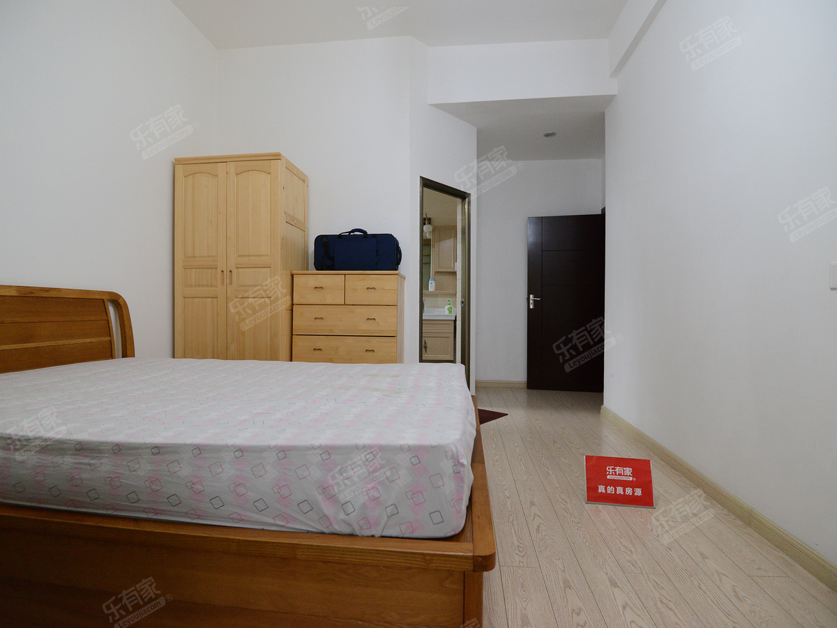 翡翠园 4房2厅3卫 190㎡