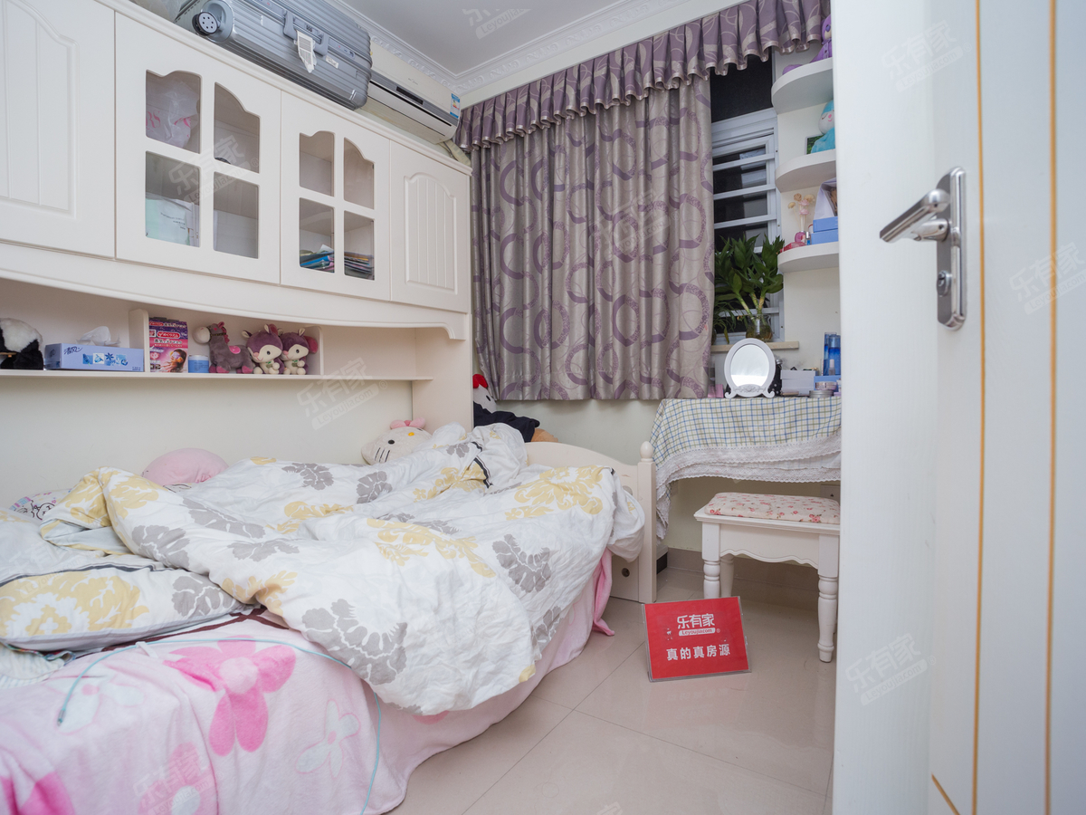 温馨舒适好房，业主诚心，看房方便近地铁站