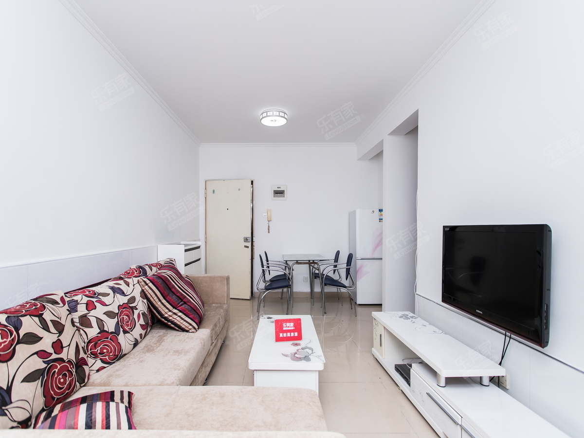 沃尔玛楼上，看房方便