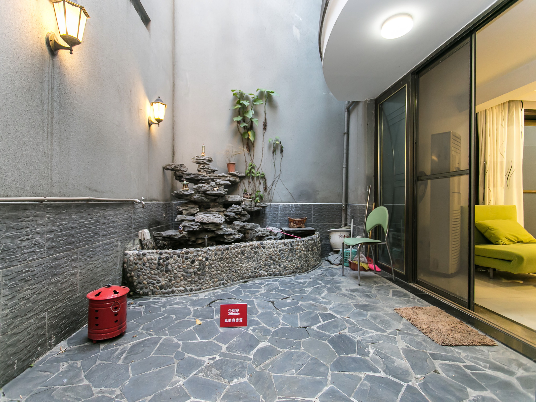 万科第五园三期，方正户型，通风采光佳，优质物业，带重点学校与地面花园，业主诚心出售，不容错过！