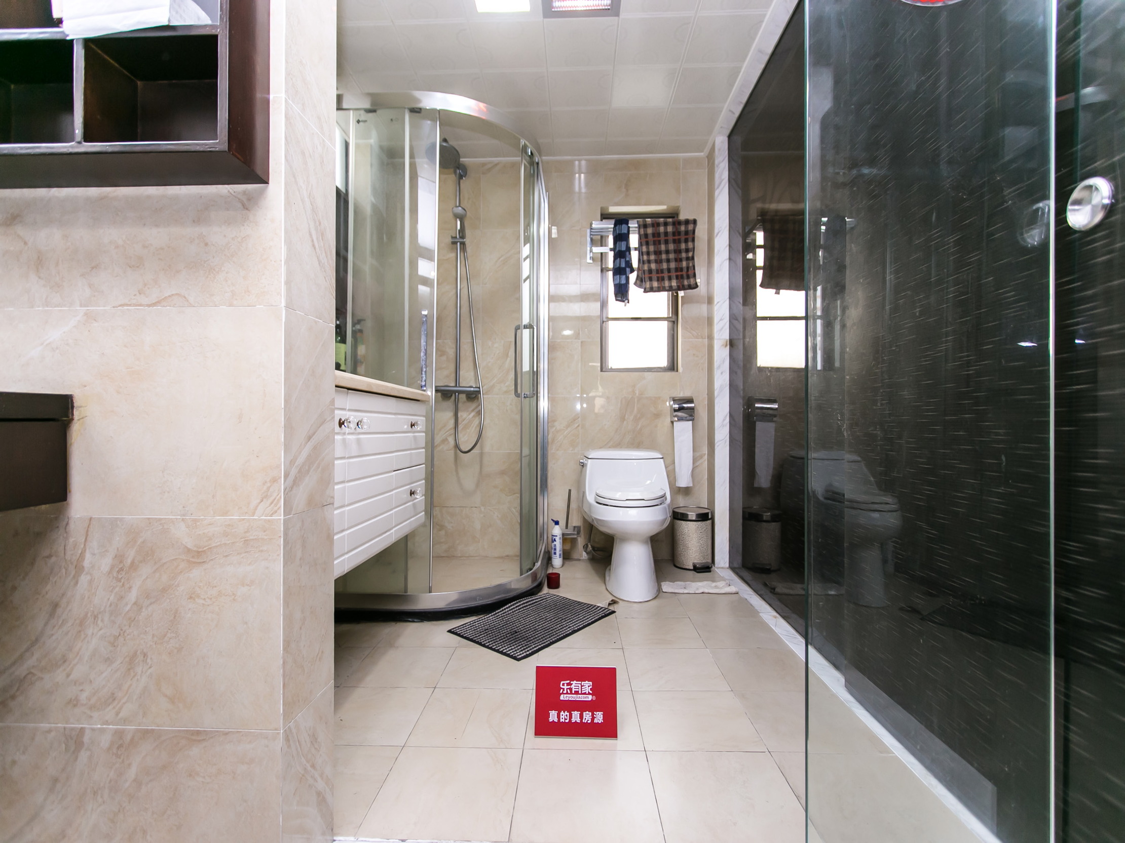 万科第五园三期，方正户型，通风采光佳，优质物业，带重点学校与地面花园，业主诚心出售，不容错过！