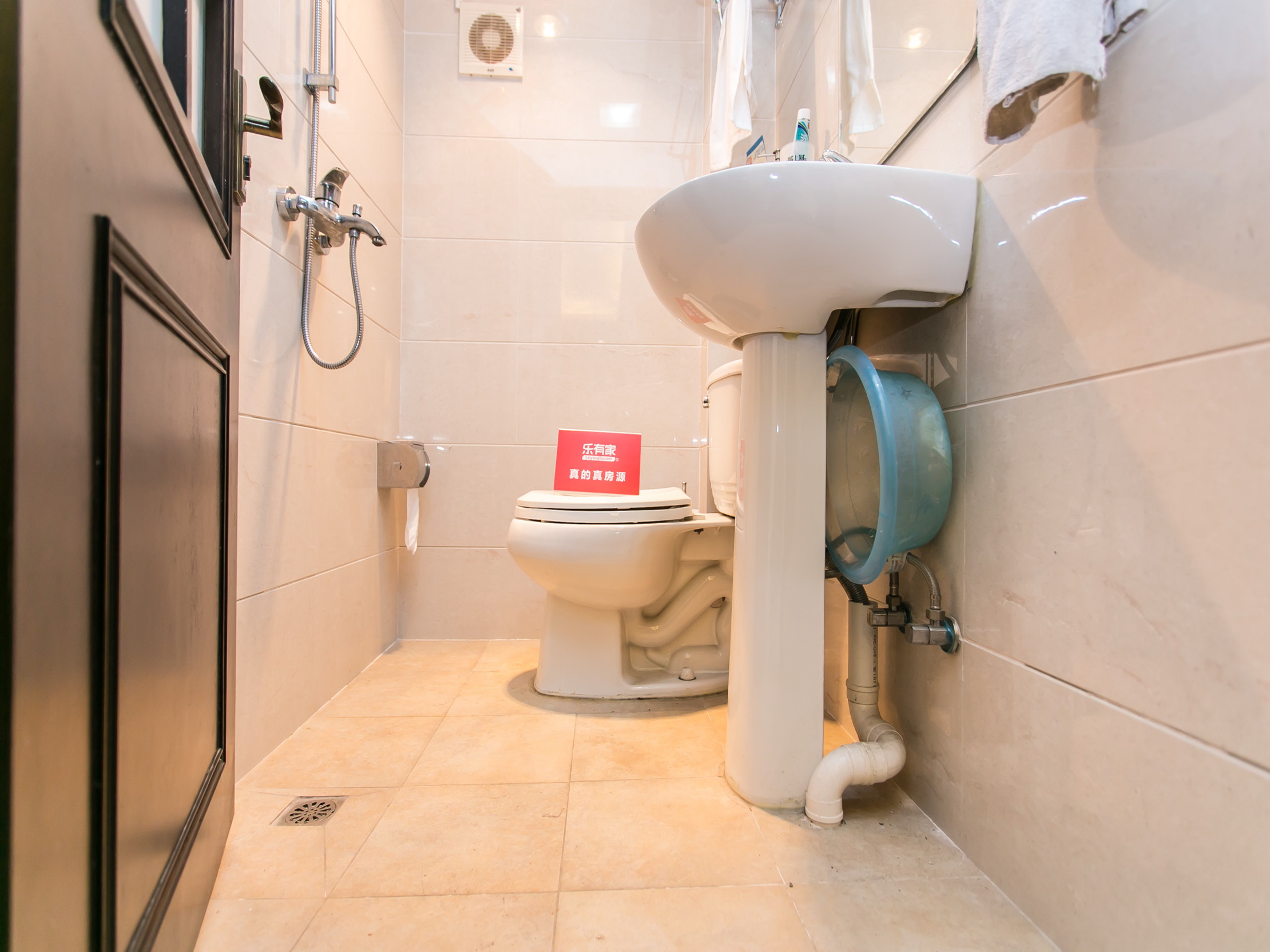 万科第五园三期，方正户型，通风采光佳，优质物业，带重点学校与地面花园，业主诚心出售，不容错过！