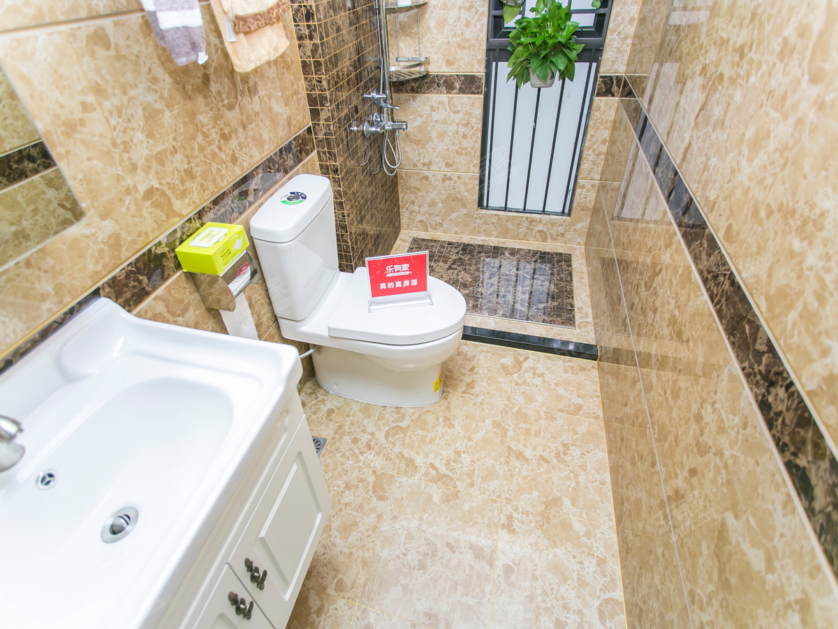 中骏蓝湾翠岭花园一期 3房2厅2卫 96.7㎡