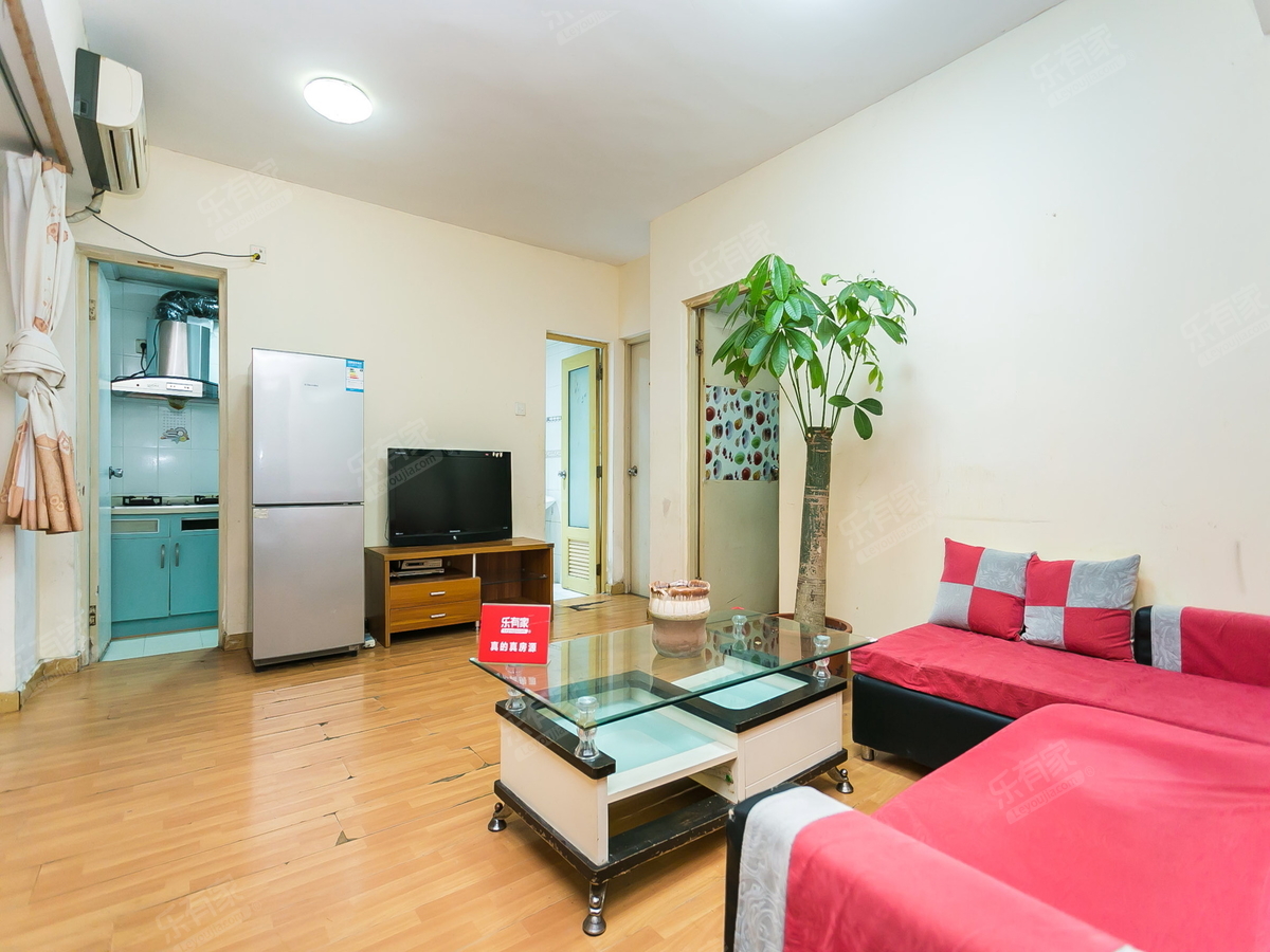 新出特价房！业主诚心卖，价格可以谈，看房方便