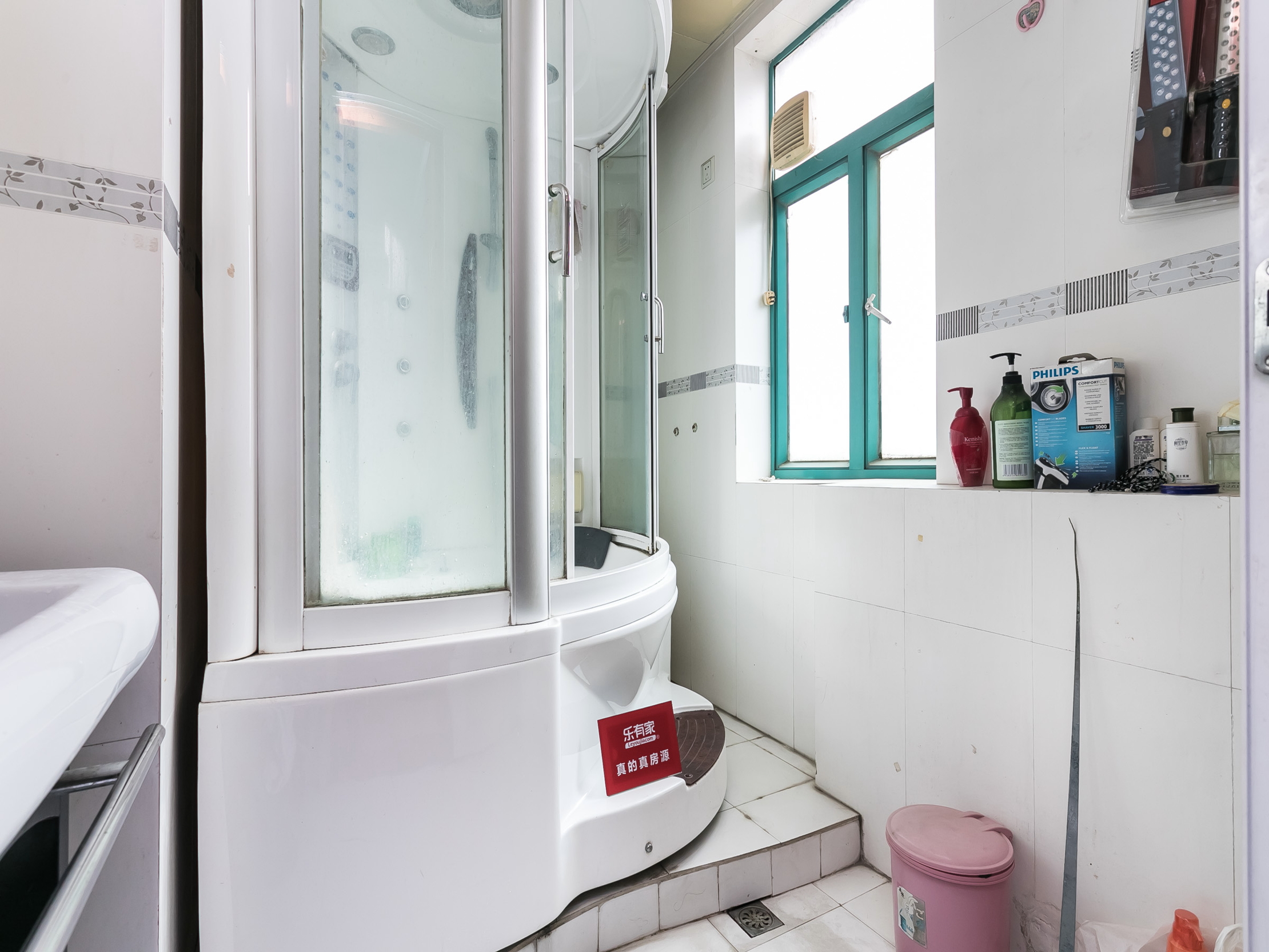 丽沙花都二期居家3房，业主诚心出售